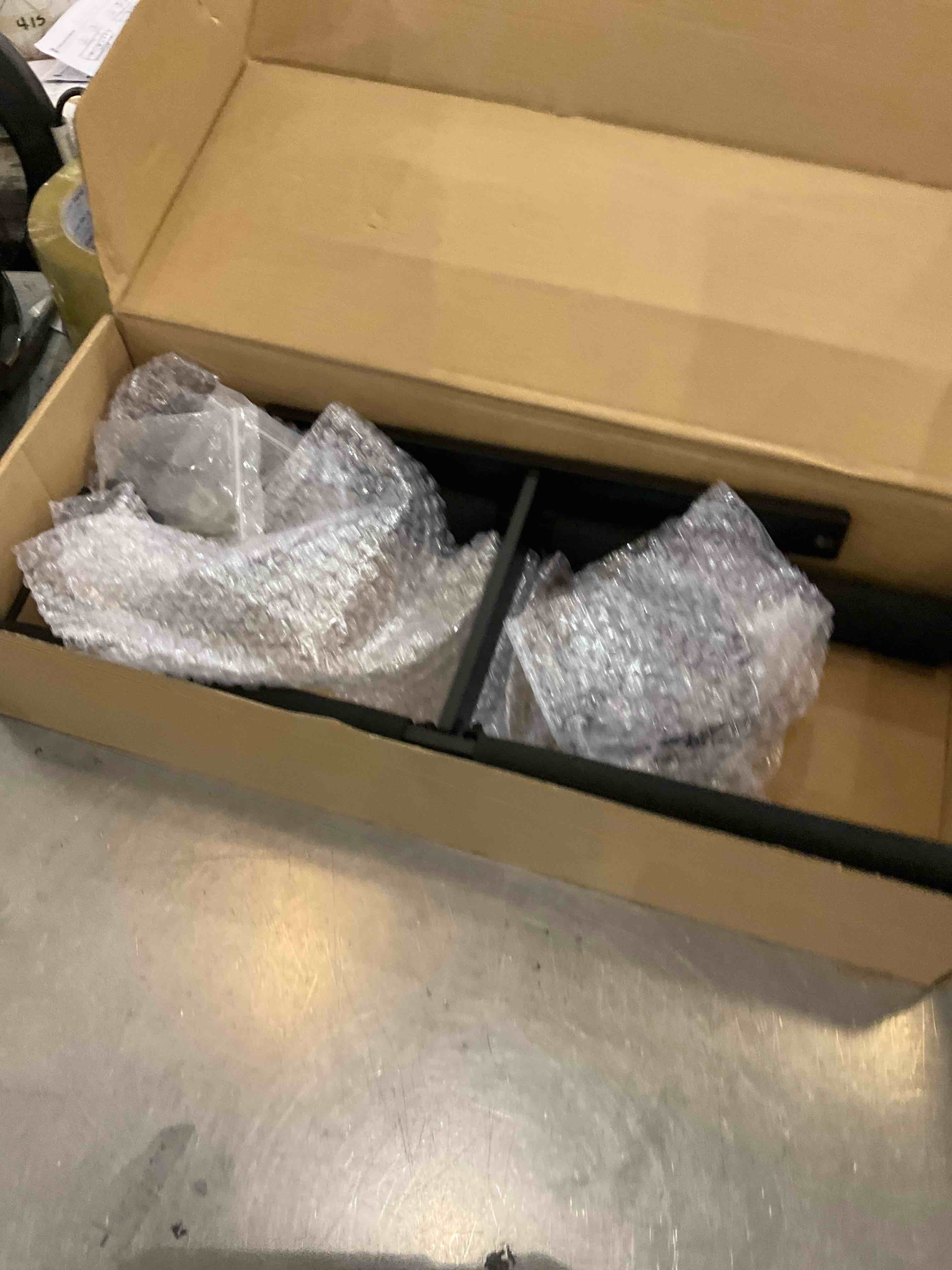 https://s3.amazonaws.com/lotting-images-prod/bidfta/EXS00836223_1698951699239.jpeg