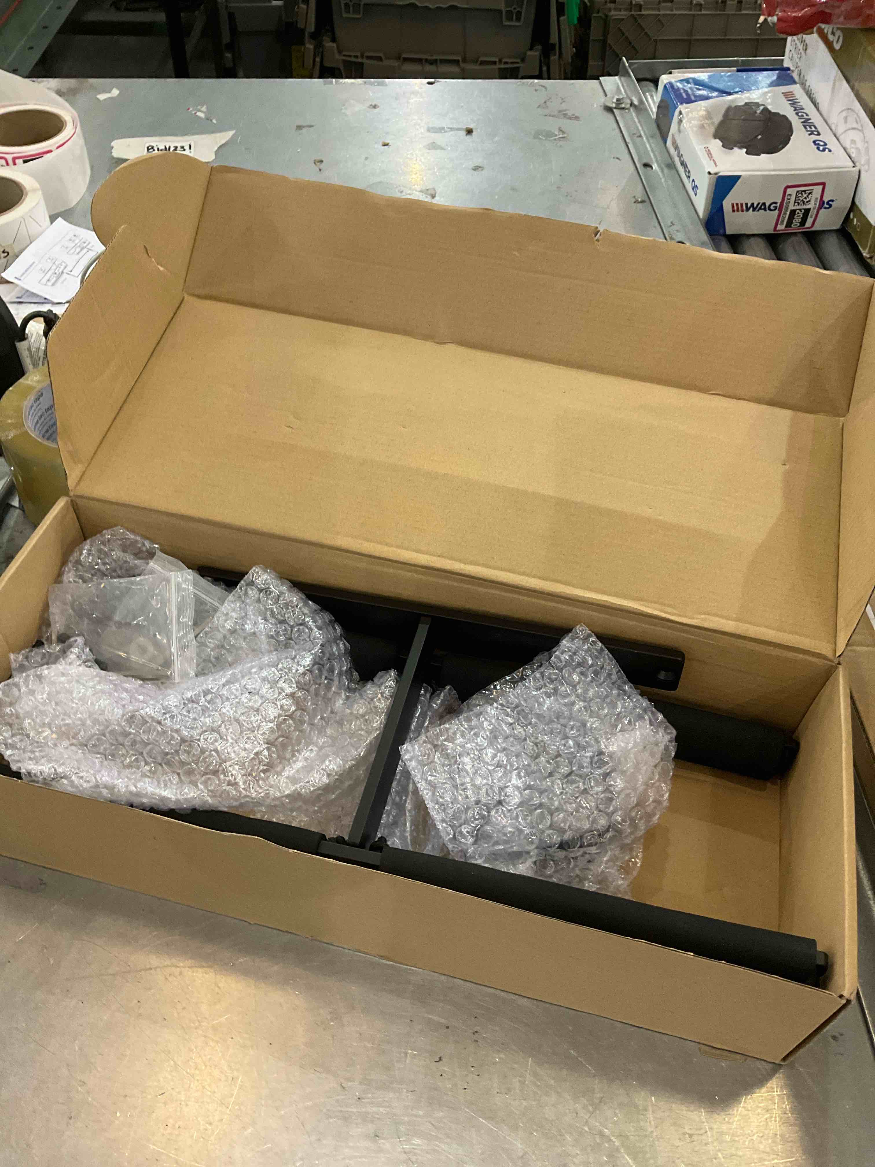 https://s3.amazonaws.com/lotting-images-prod/bidfta/EXS00836223_1698951705337.jpeg