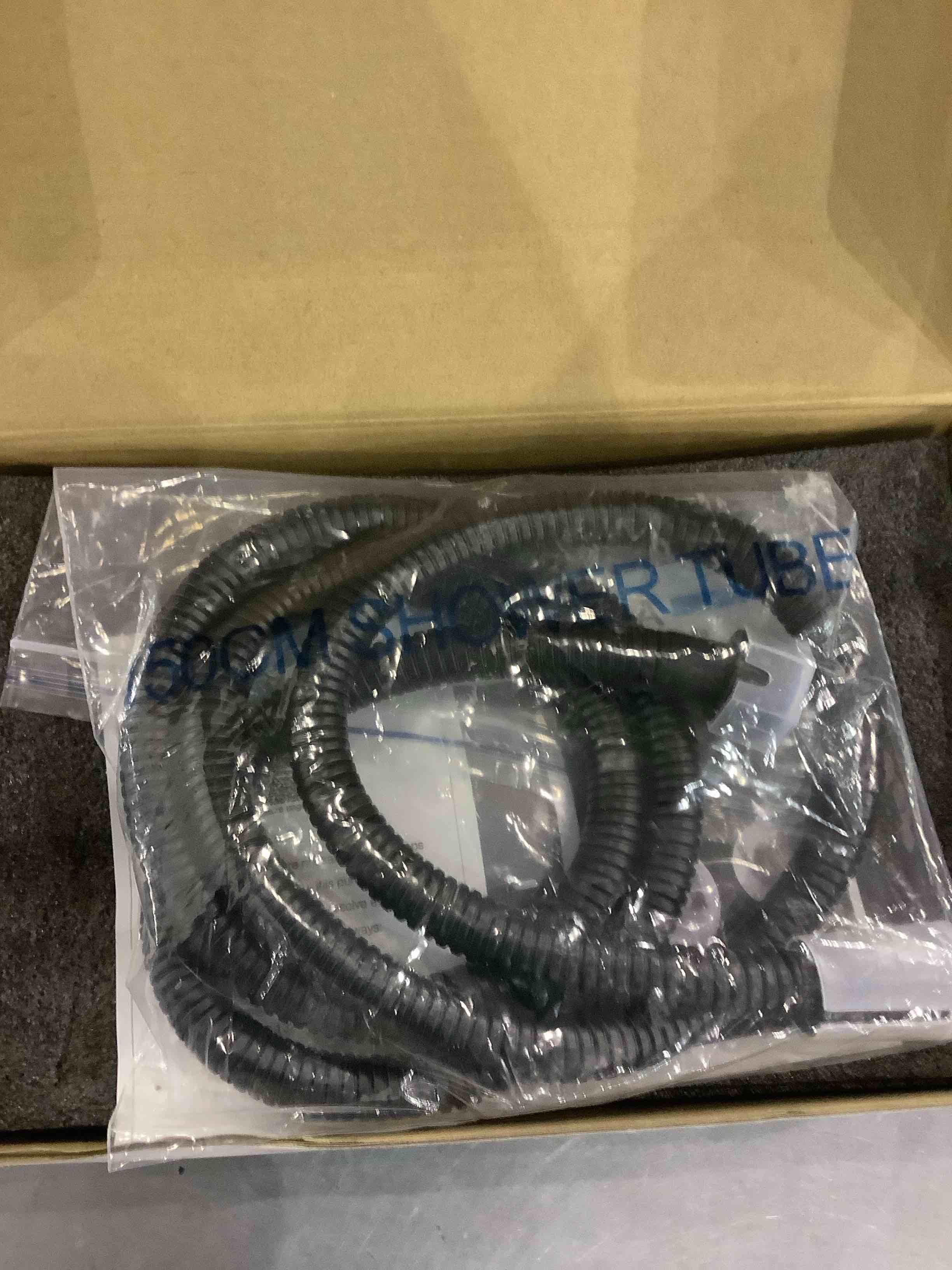 https://s3.amazonaws.com/lotting-images-prod/bidfta/EXS00836355_1699358094476.jpeg
