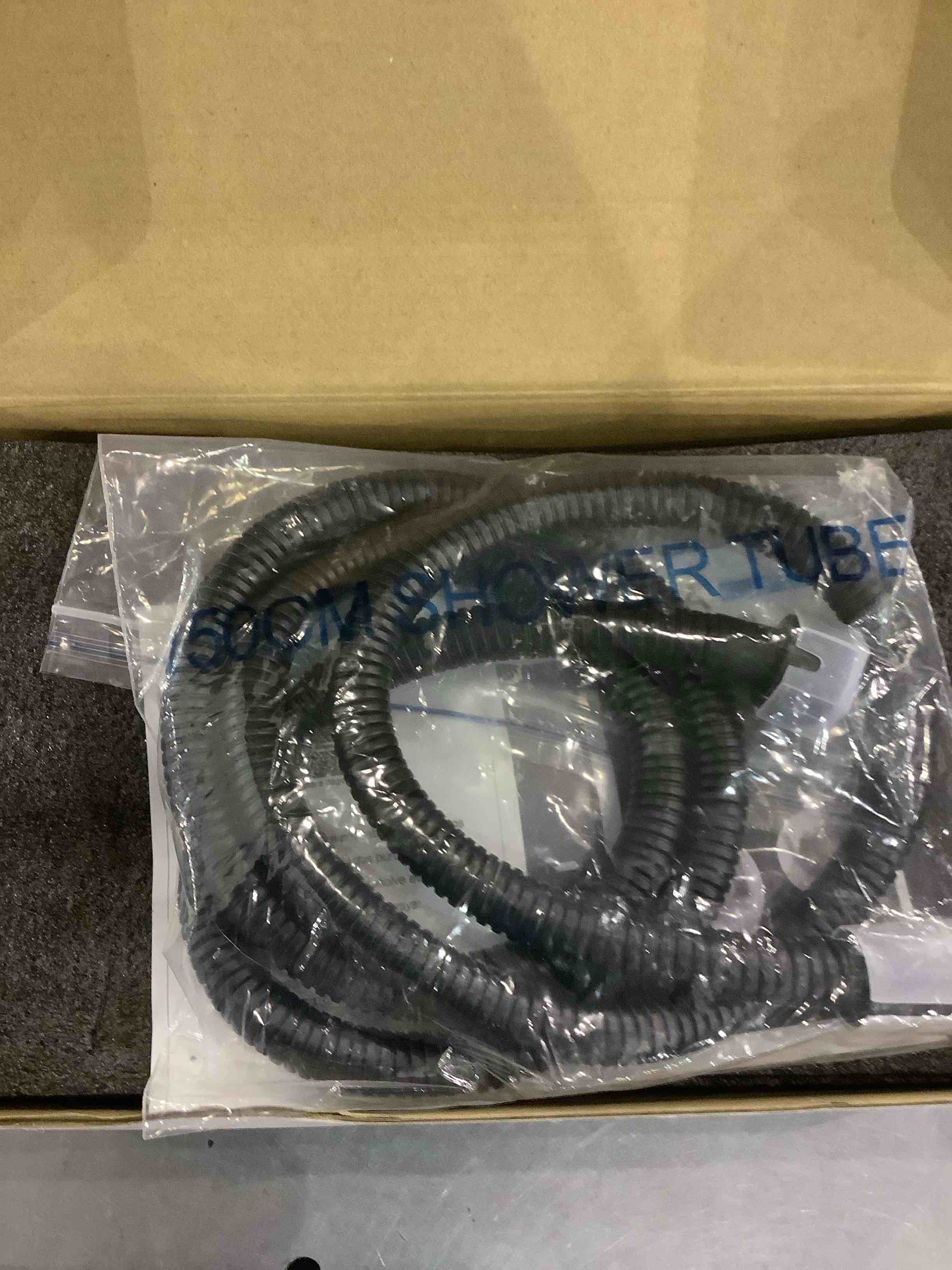 https://s3.amazonaws.com/lotting-images-prod/bidfta/EXS00836355_1699358095413.jpeg