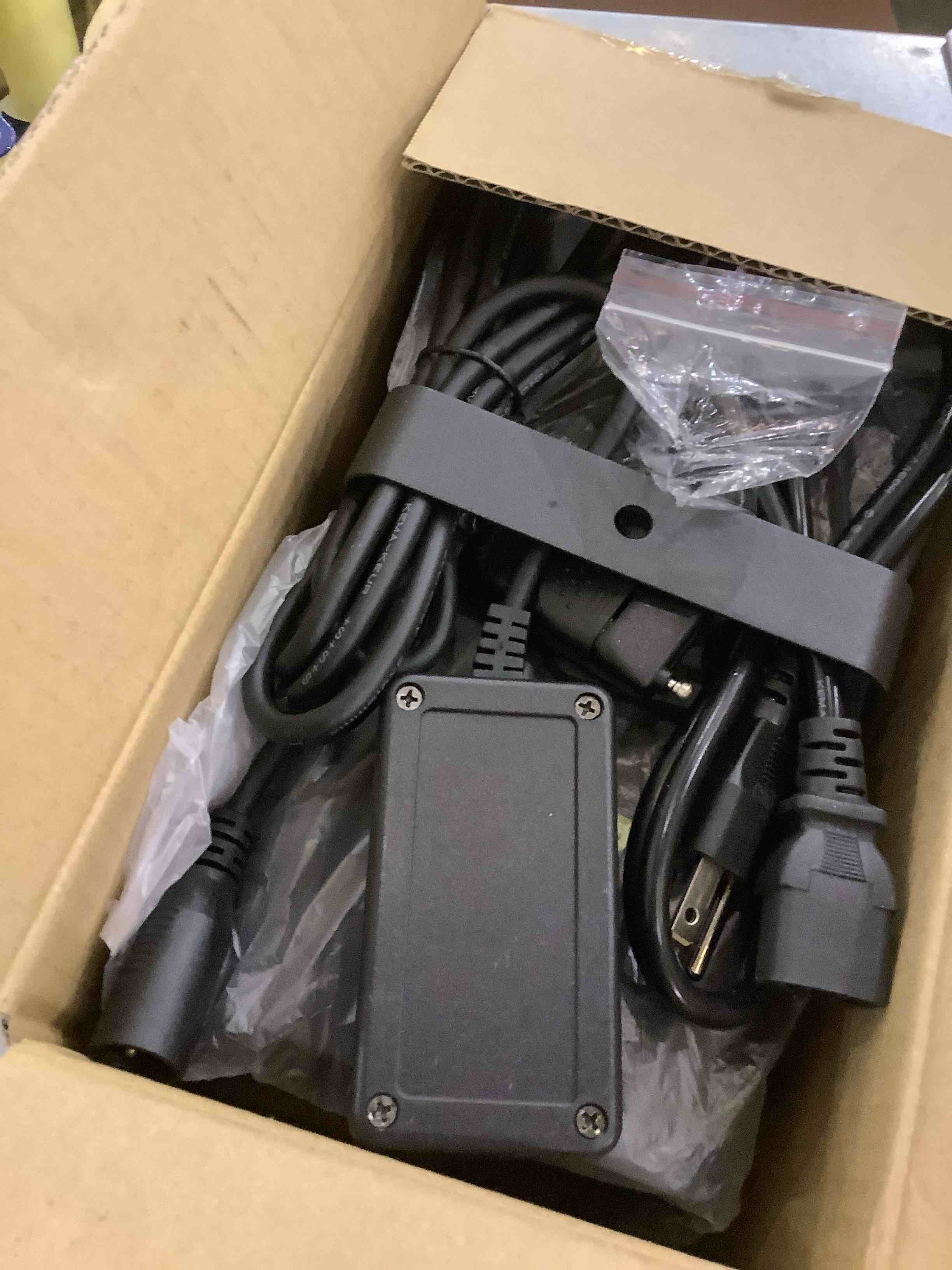 https://s3.amazonaws.com/lotting-images-prod/bidfta/EXS00836459_1699372050471.jpeg