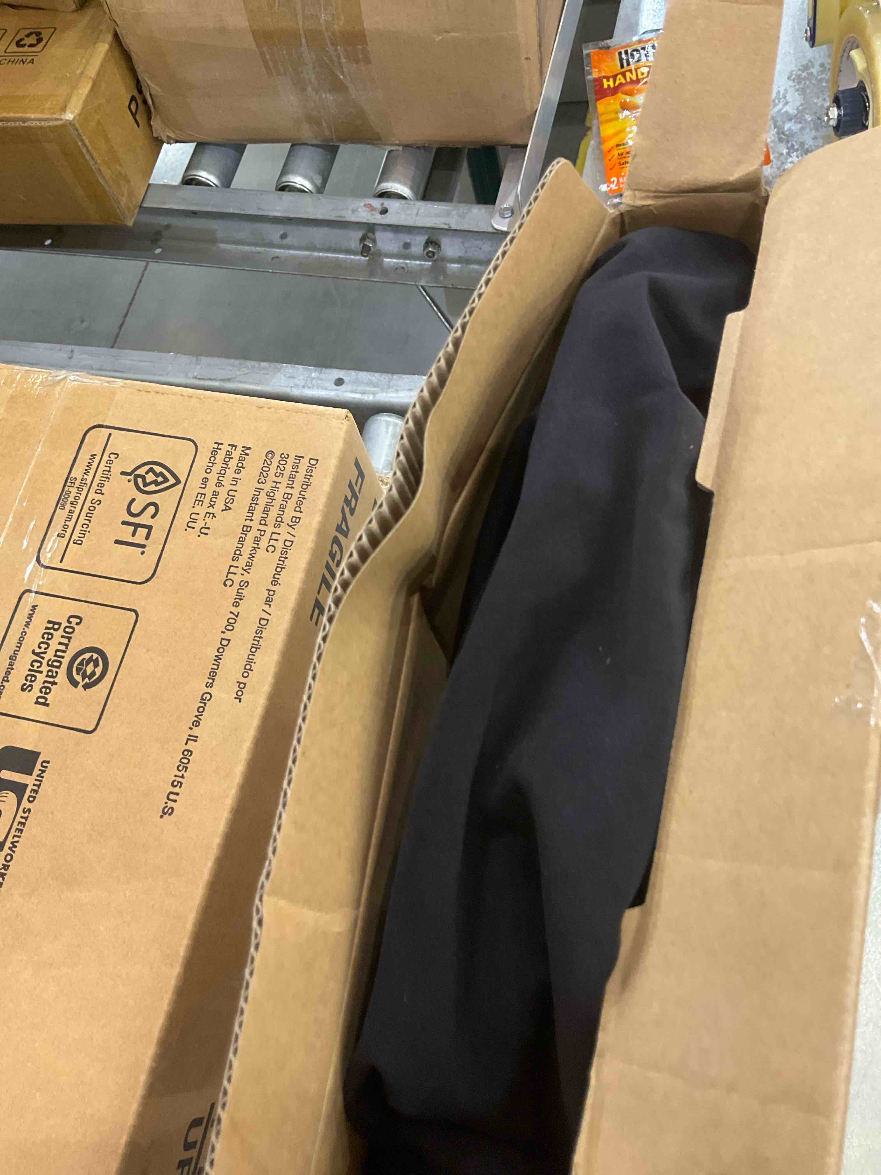 https://s3.amazonaws.com/lotting-images-prod/bidfta/EXS00836522_1699886978481.jpeg