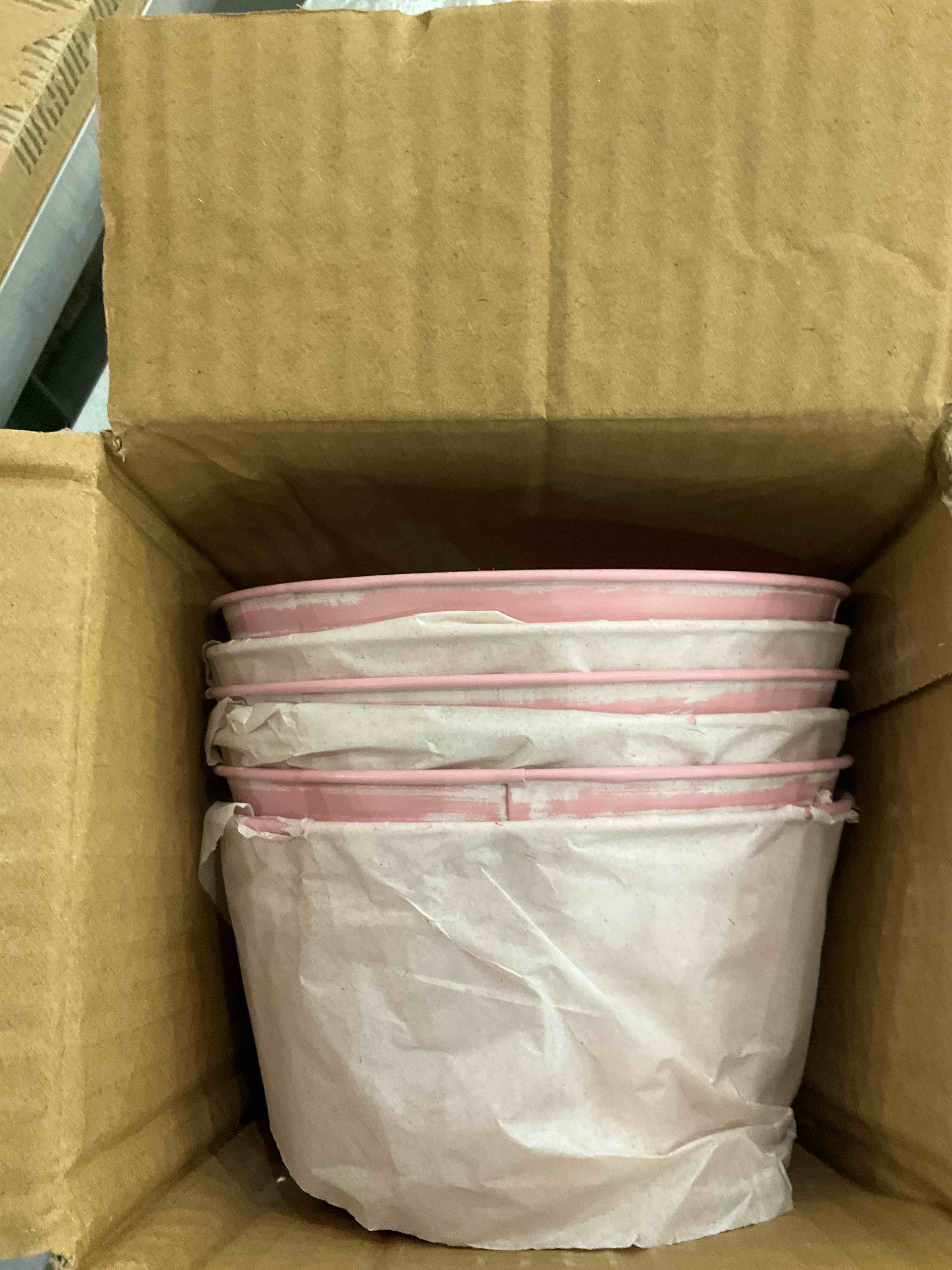 https://s3.amazonaws.com/lotting-images-prod/bidfta/EXS00836757_1699984562342.jpeg