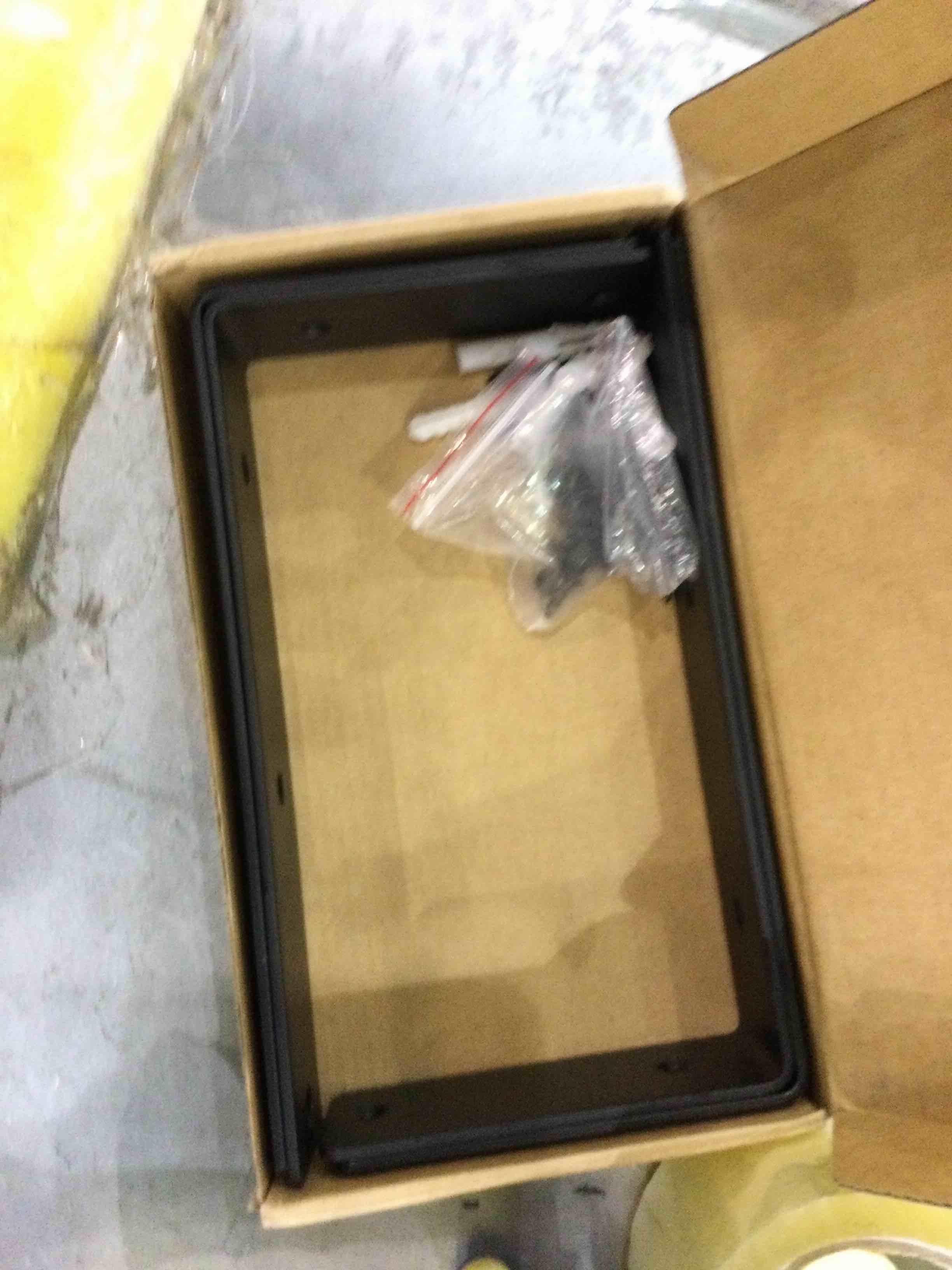 https://s3.amazonaws.com/lotting-images-prod/bidfta/EXS00837509_1700065189542.jpeg