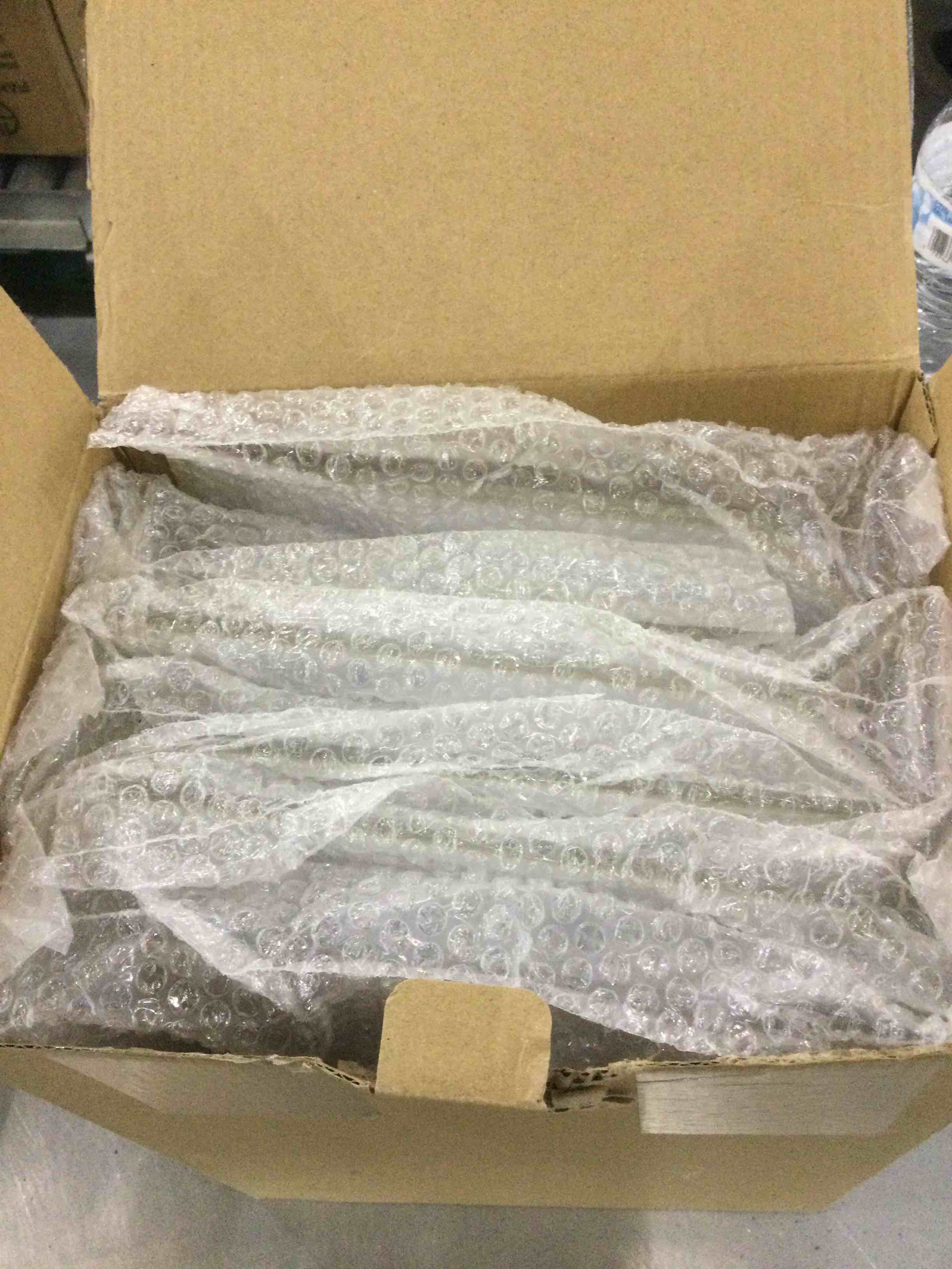 https://s3.amazonaws.com/lotting-images-prod/bidfta/EXS00838404_1699020244382.jpeg