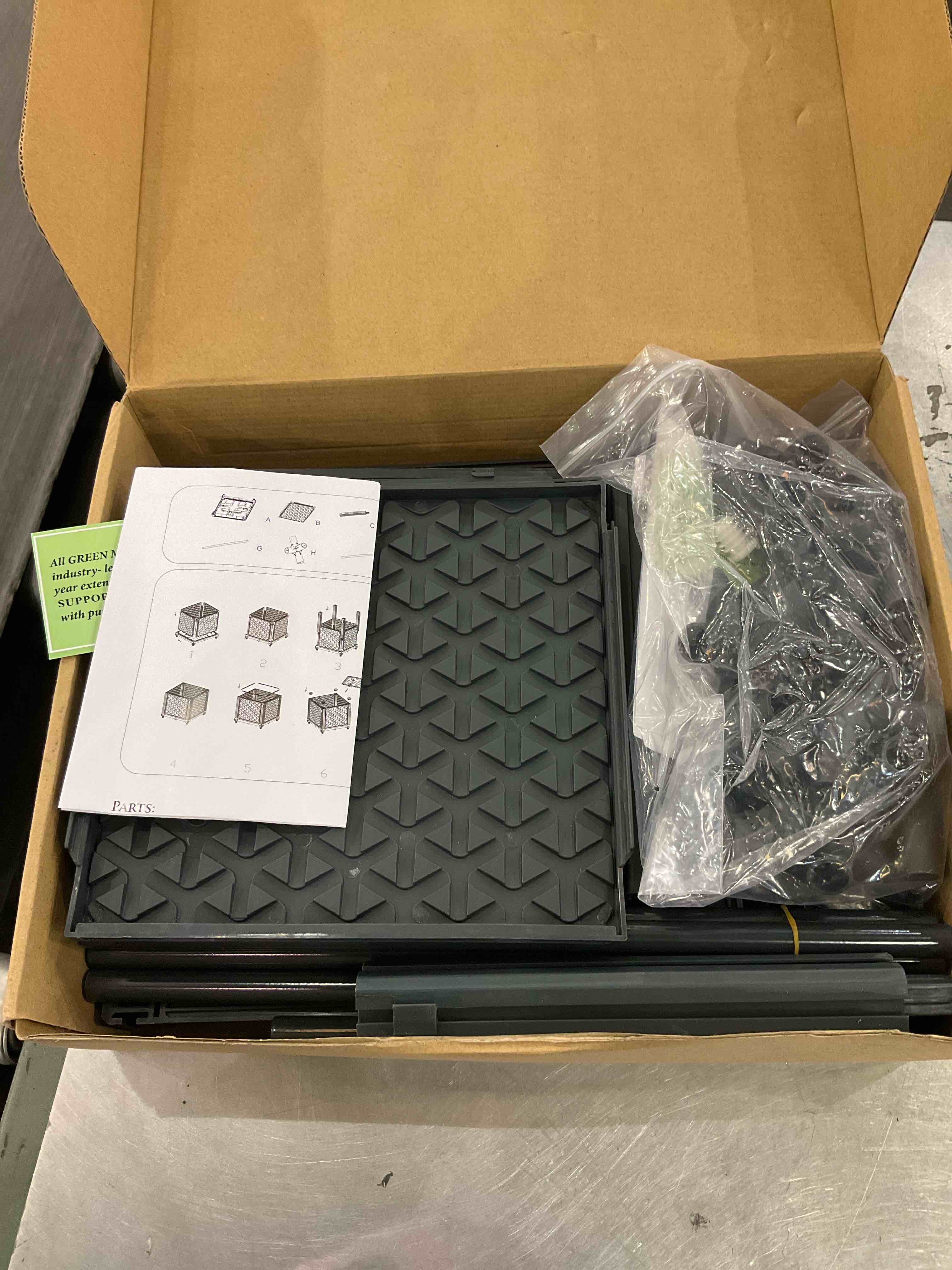 https://s3.amazonaws.com/lotting-images-prod/bidfta/EXS00838719_1701194348650.jpeg