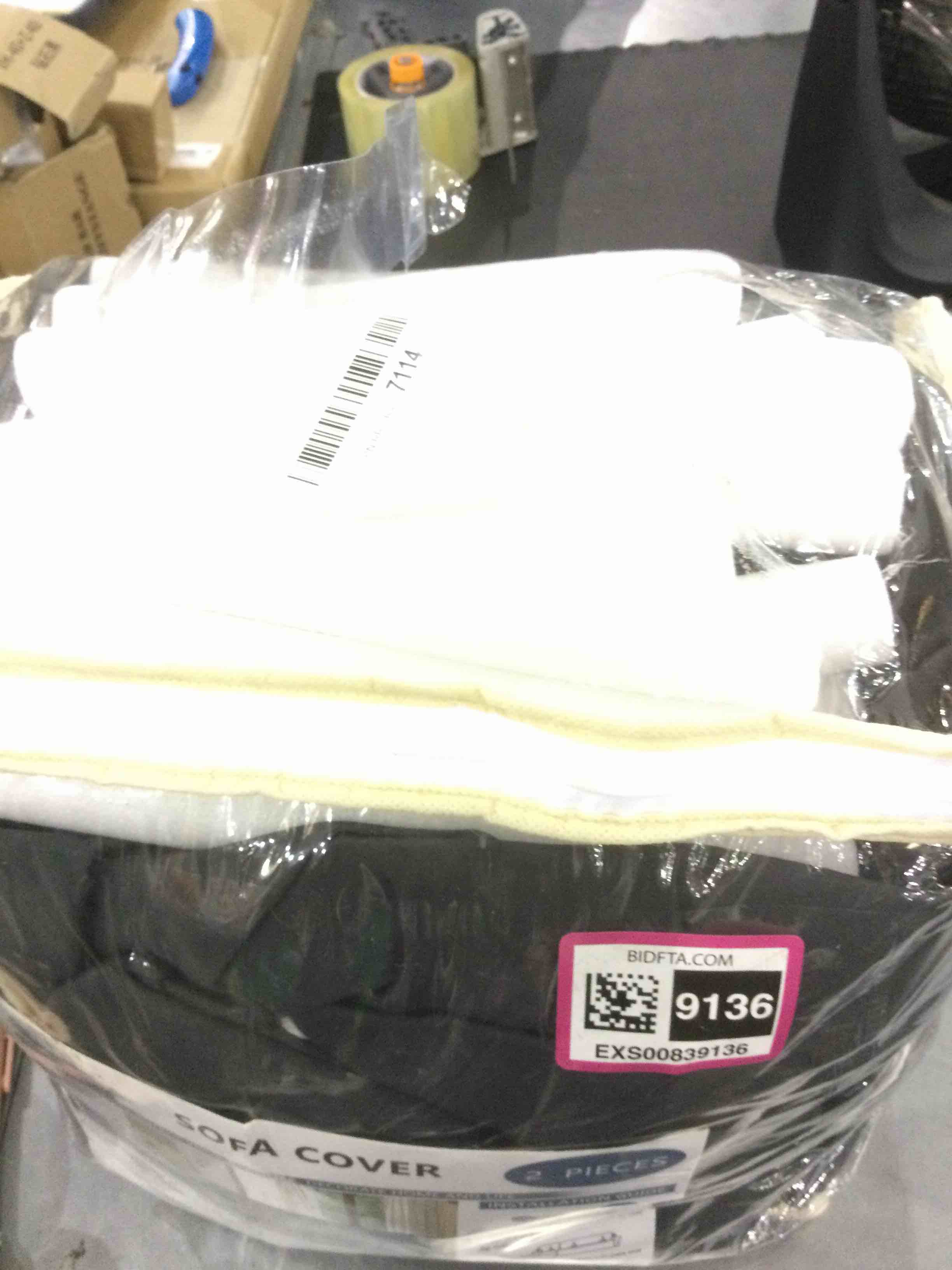 https://s3.amazonaws.com/lotting-images-prod/bidfta/EXS00839136_1699278929027.jpeg