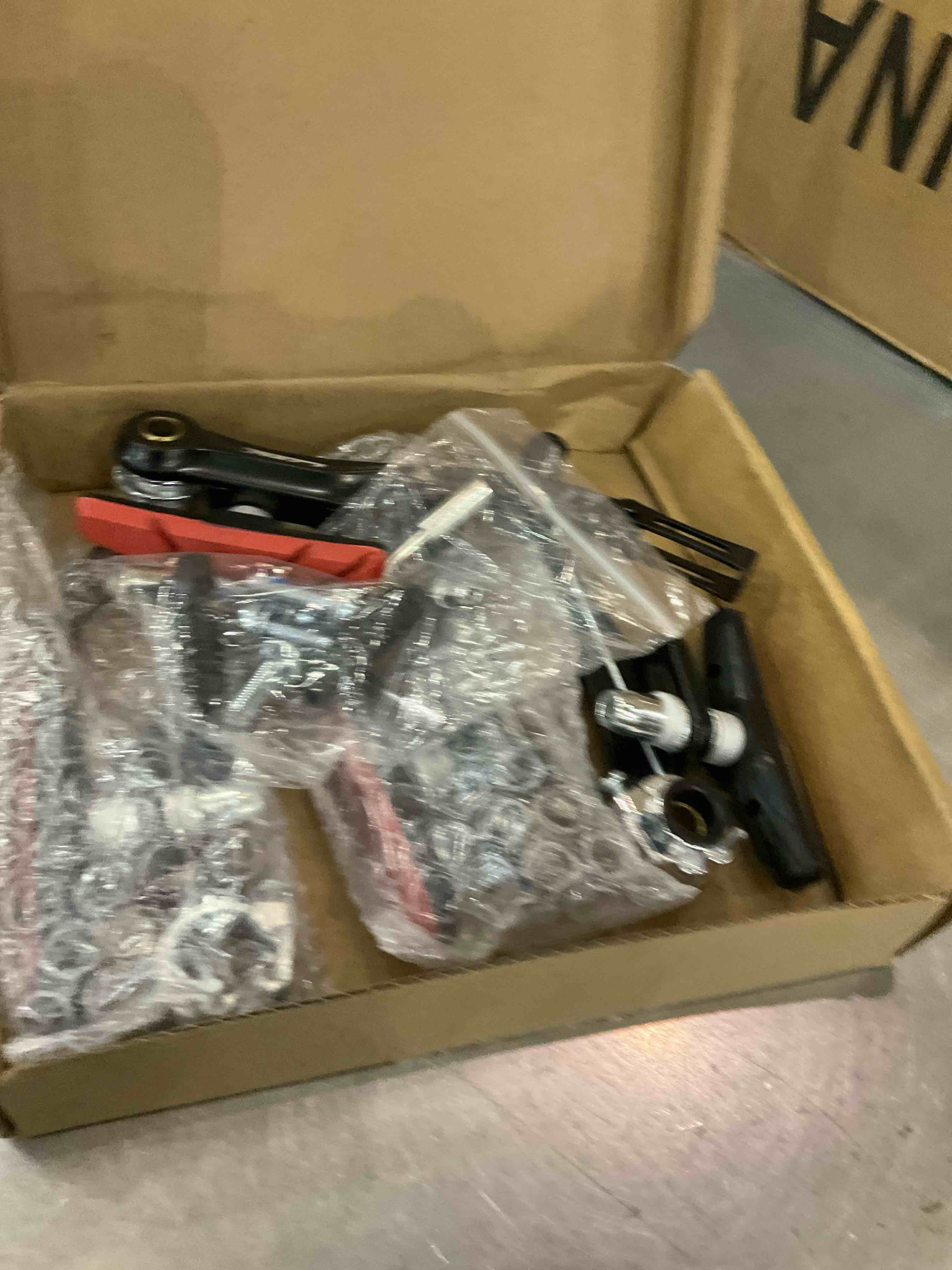 https://s3.amazonaws.com/lotting-images-prod/bidfta/EXS00839595_1699025233745.jpeg