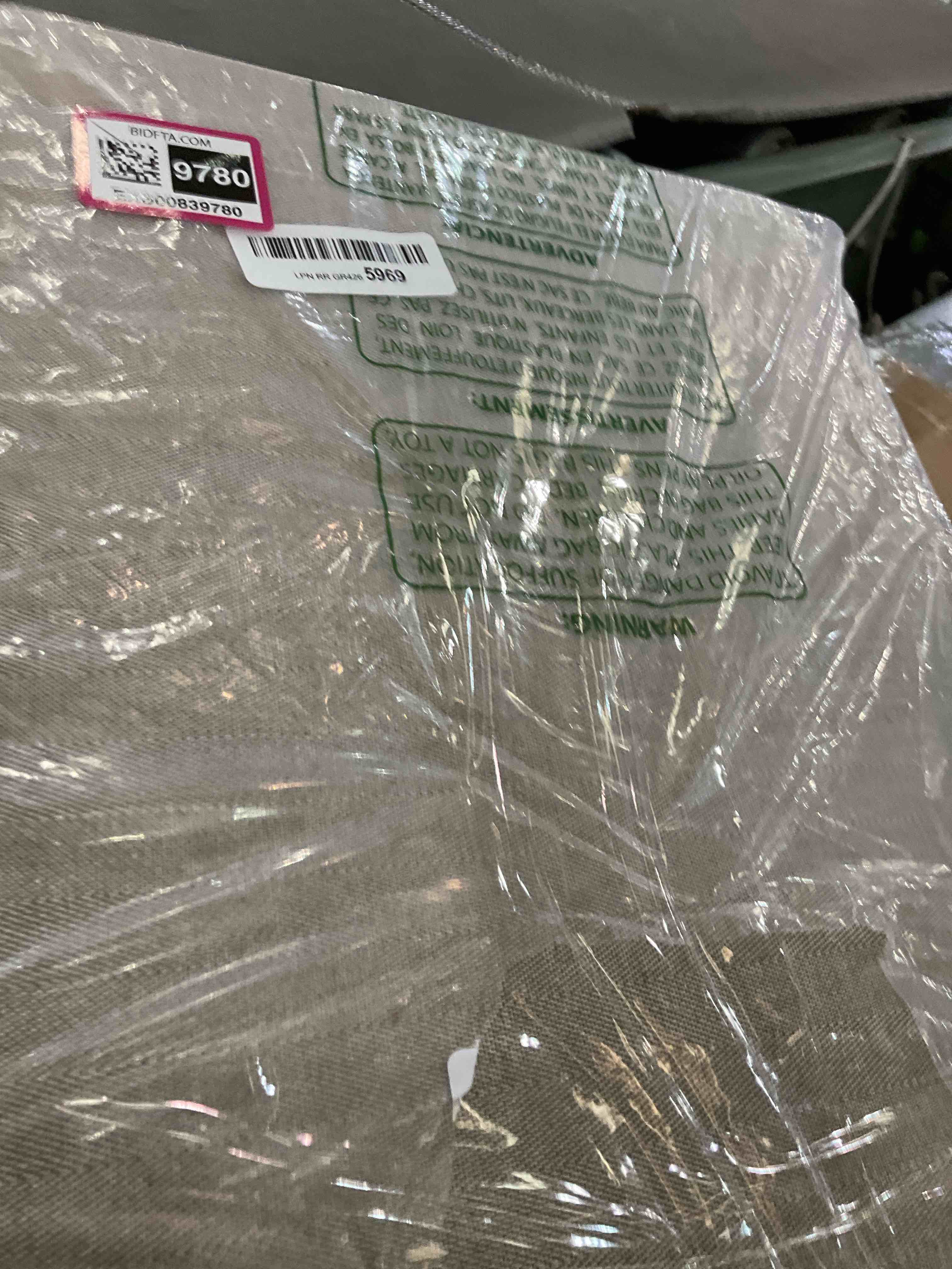 https://s3.amazonaws.com/lotting-images-prod/bidfta/EXS00839780_1699285055043.jpeg