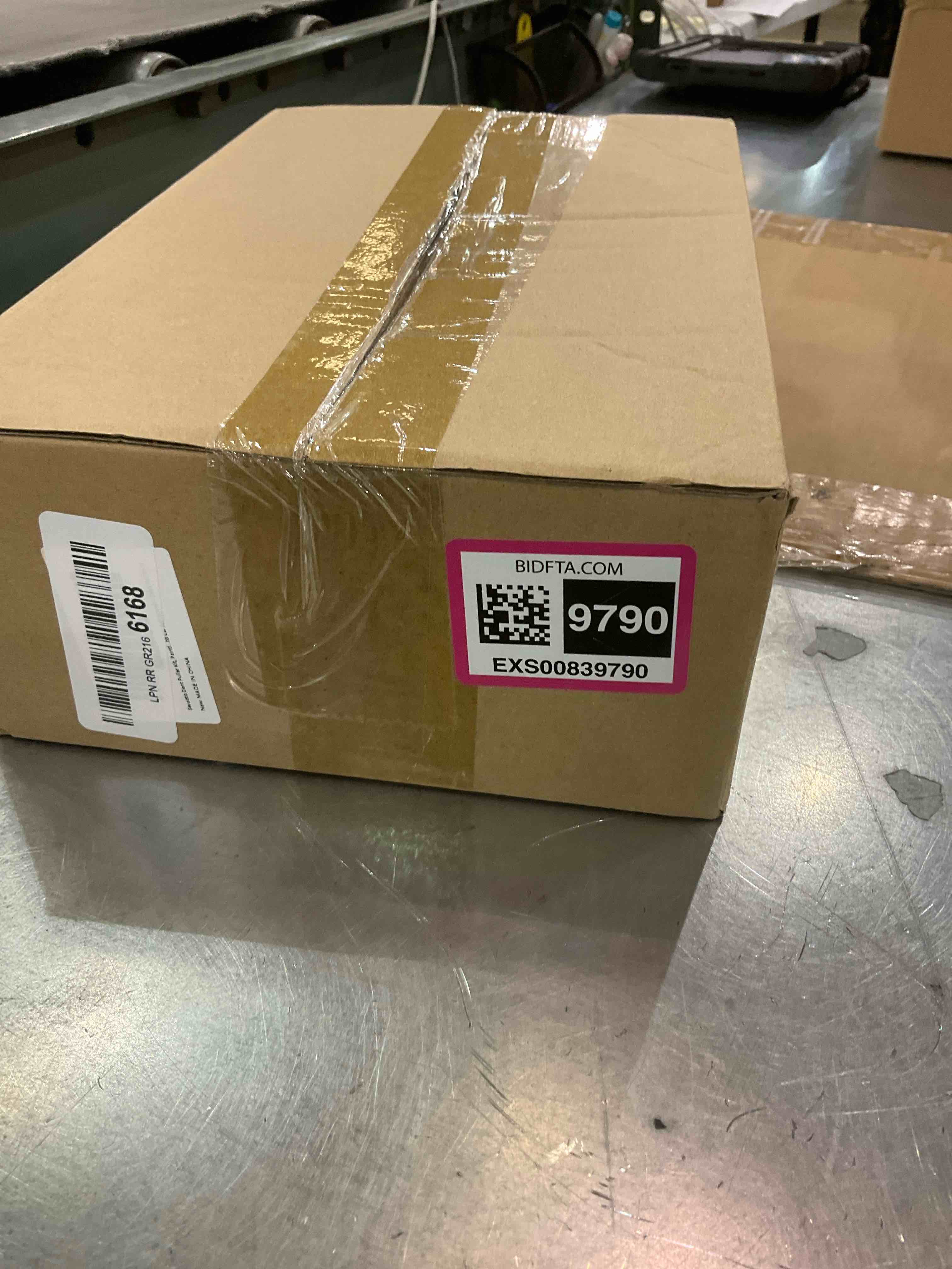https://s3.amazonaws.com/lotting-images-prod/bidfta/EXS00839790_1699285907792.jpeg