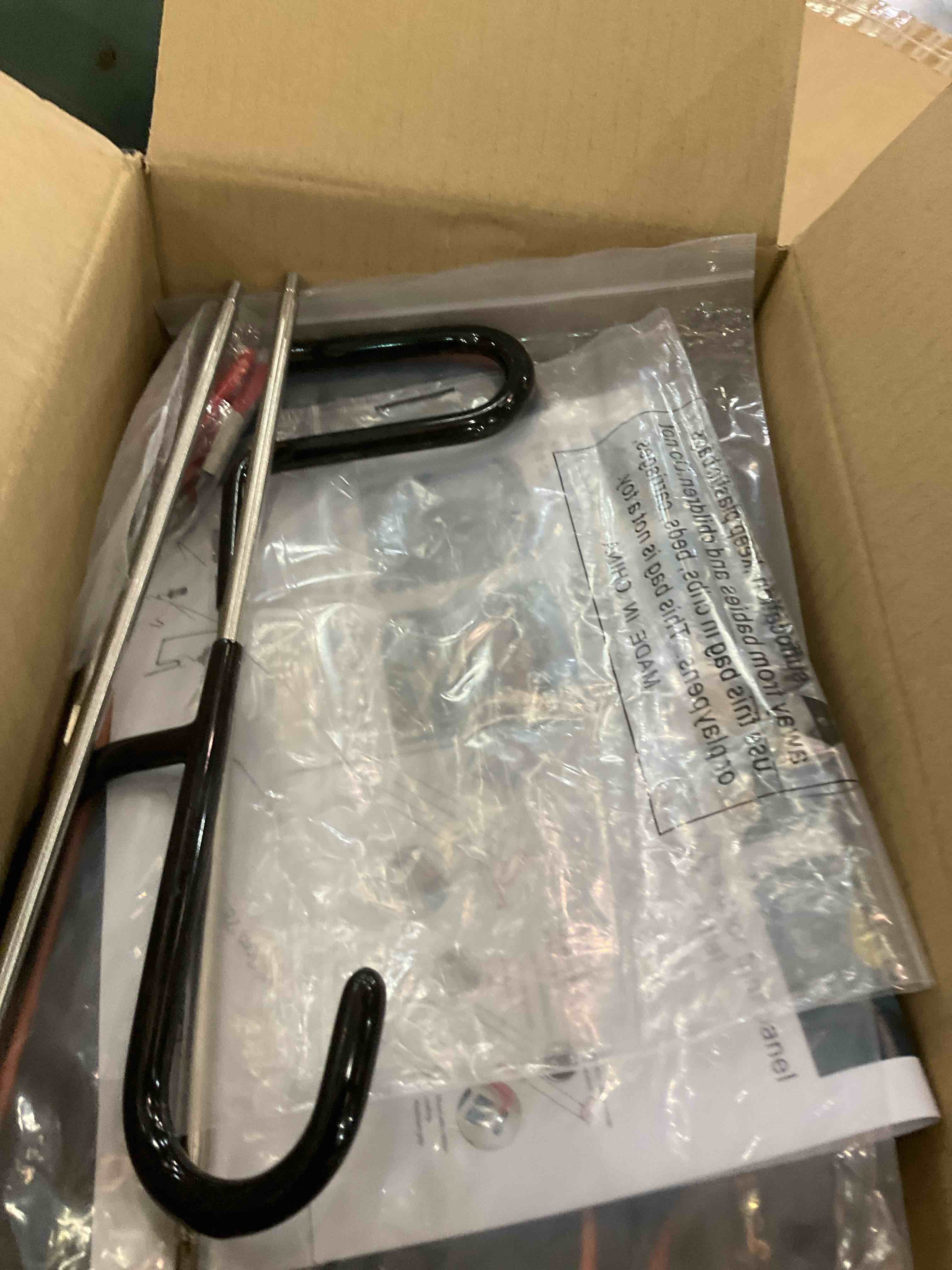 https://s3.amazonaws.com/lotting-images-prod/bidfta/EXS00839790_1699285934338.jpeg