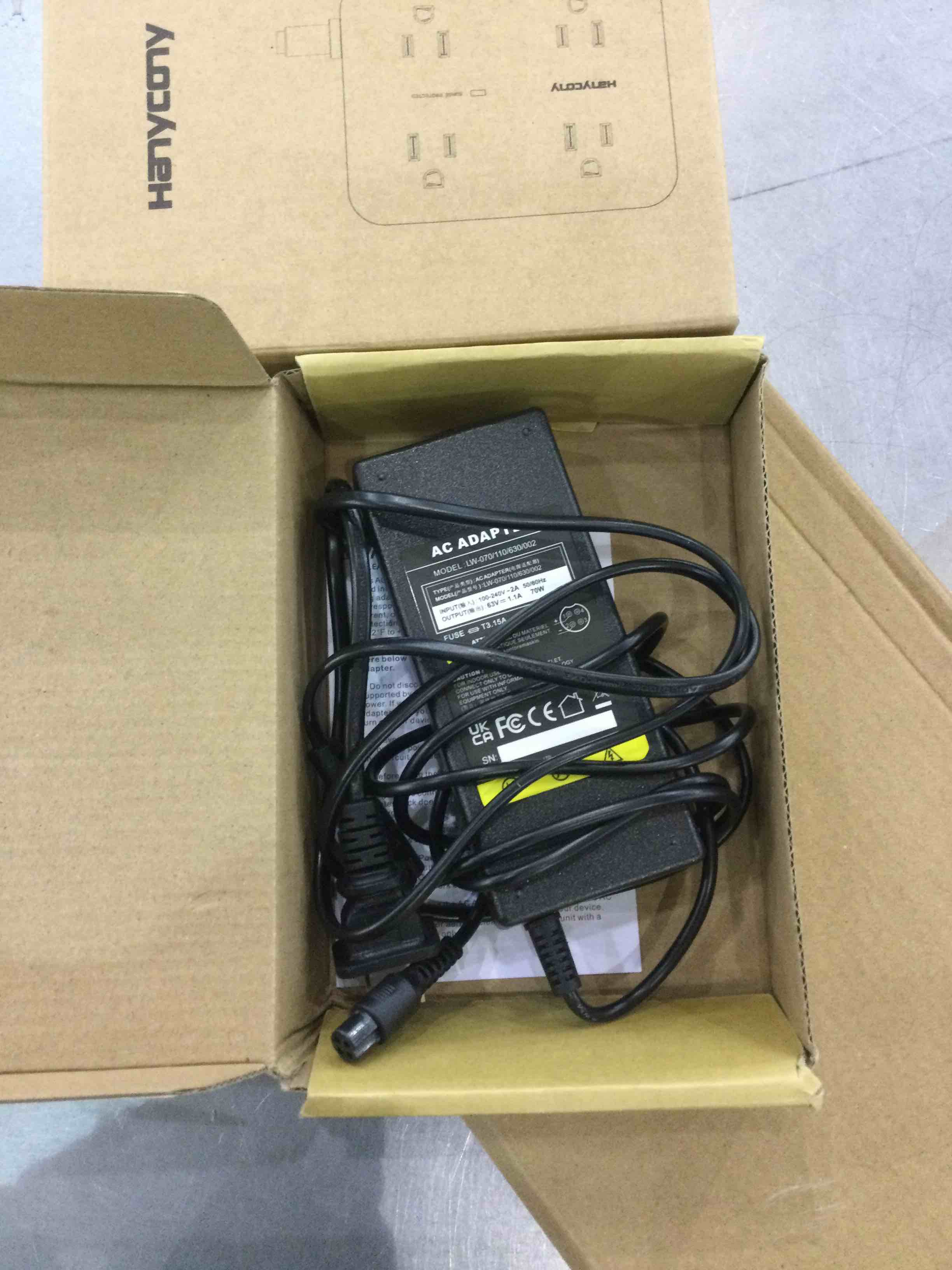 https://s3.amazonaws.com/lotting-images-prod/bidfta/EXS00840244_1704737973035.jpeg