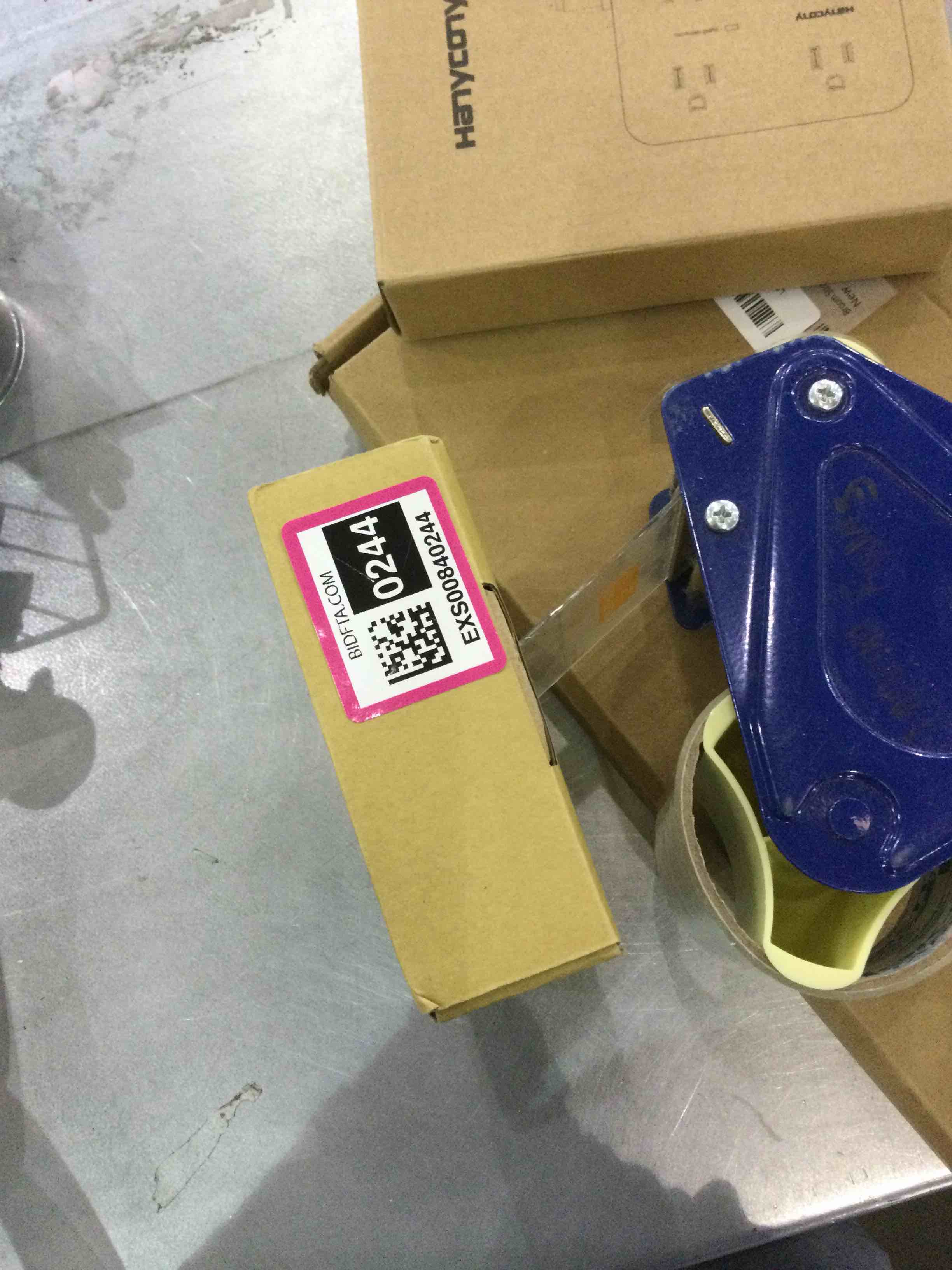 https://s3.amazonaws.com/lotting-images-prod/bidfta/EXS00840244_1704737994270.jpeg