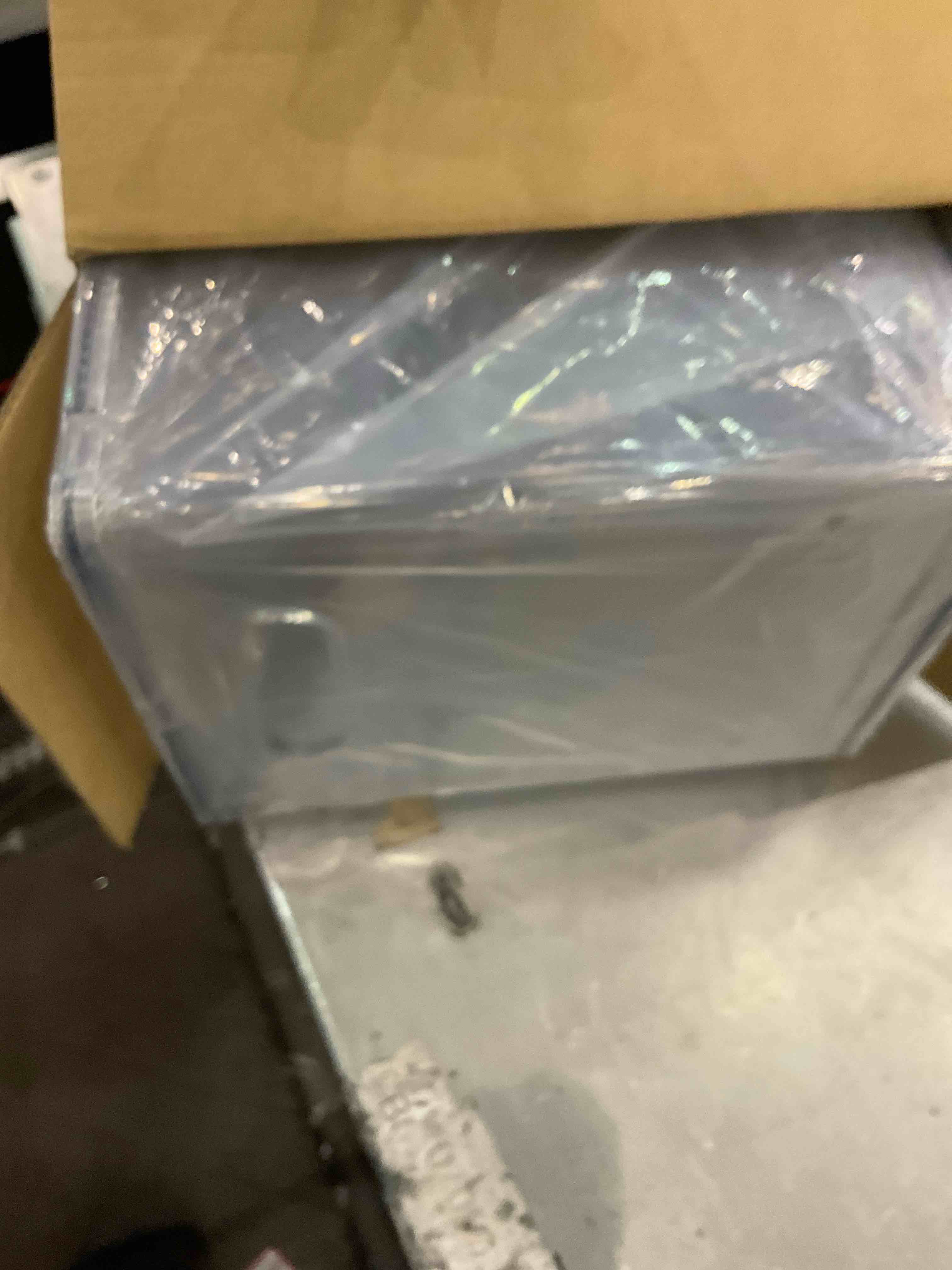 https://s3.amazonaws.com/lotting-images-prod/bidfta/EXS00840710_1704742626474.jpeg