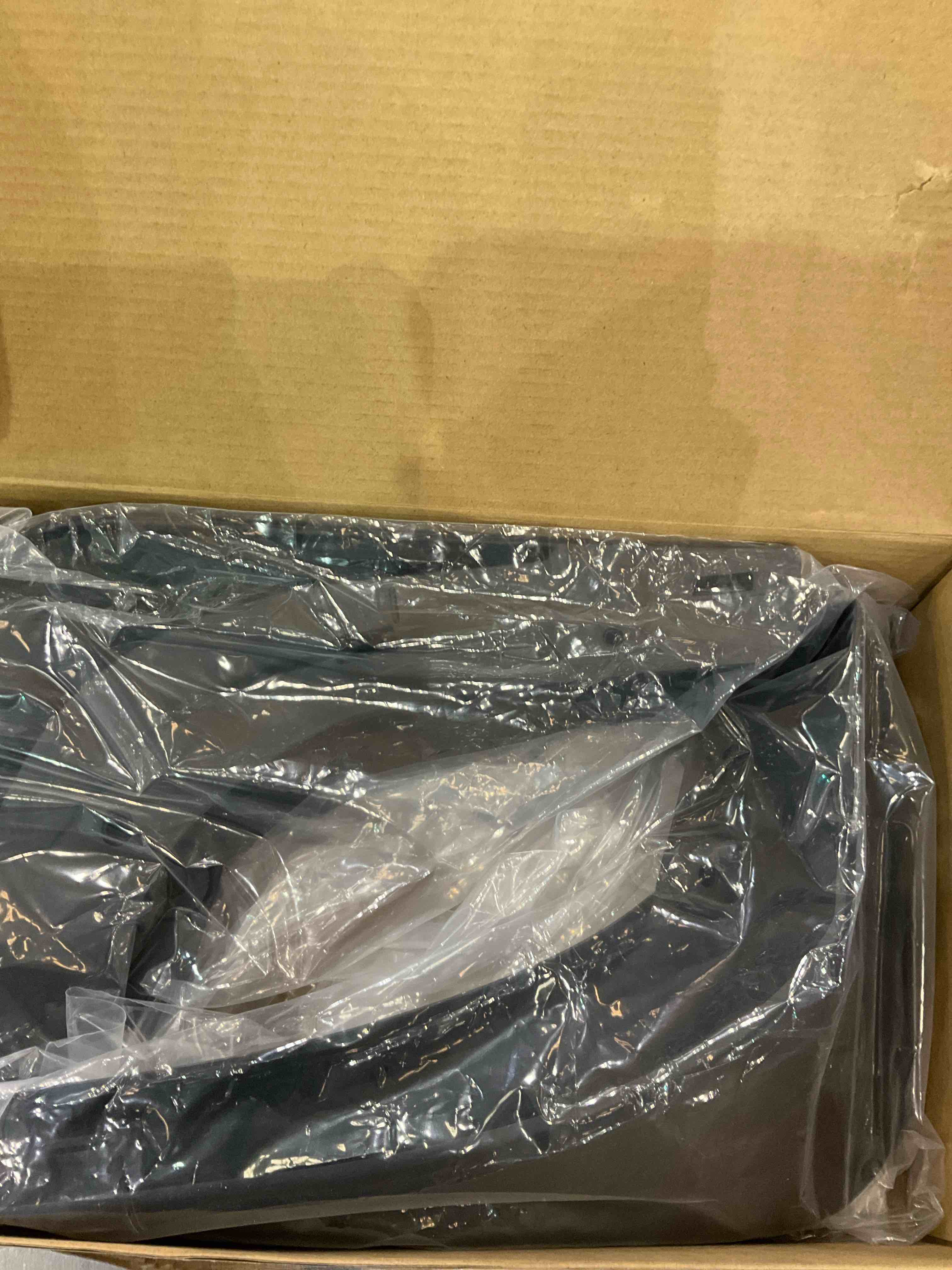 https://s3.amazonaws.com/lotting-images-prod/bidfta/EXS00840730_1704744876206.jpeg