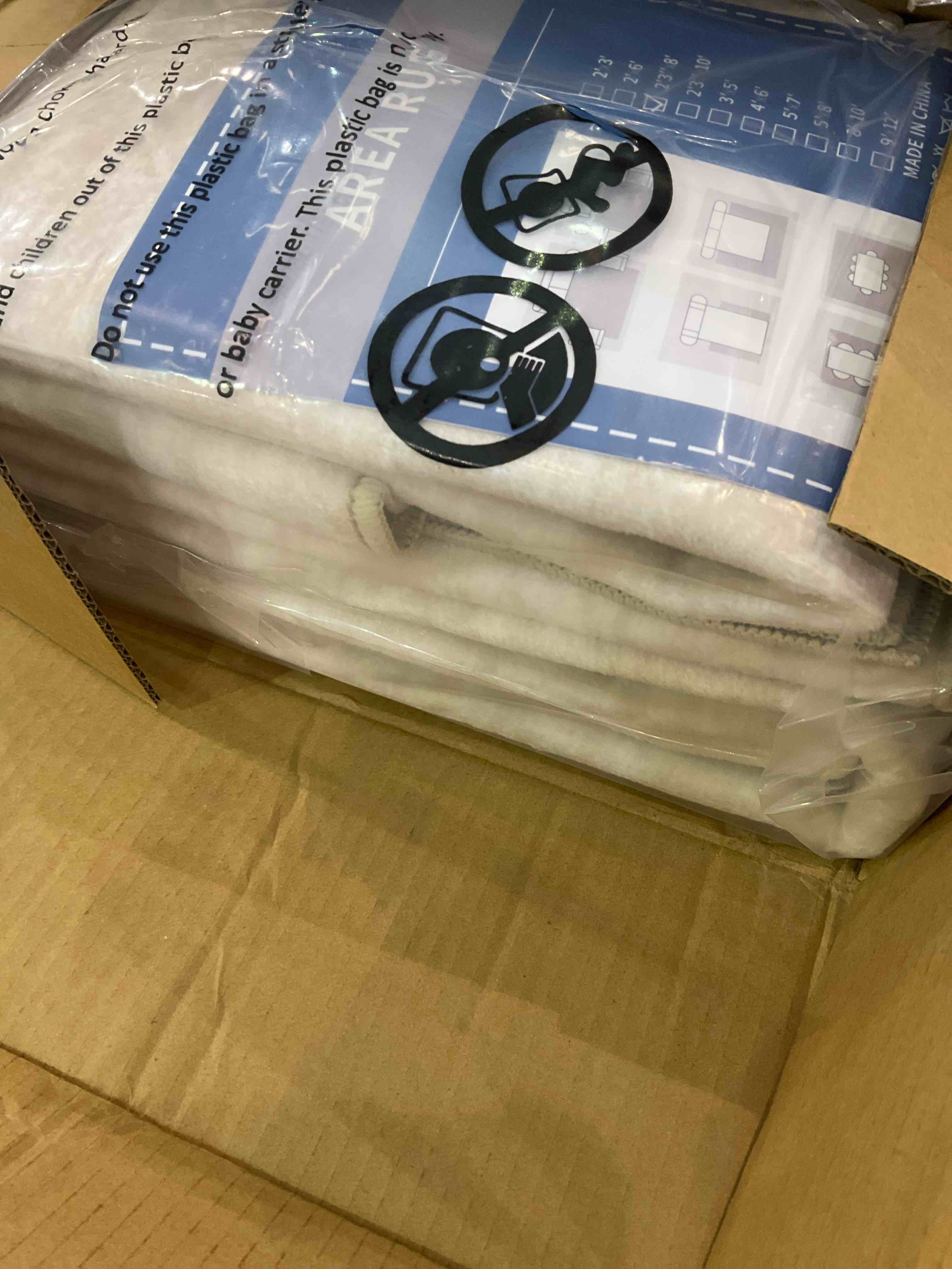 https://s3.amazonaws.com/lotting-images-prod/bidfta/EXS00840819_1704816051472.jpeg