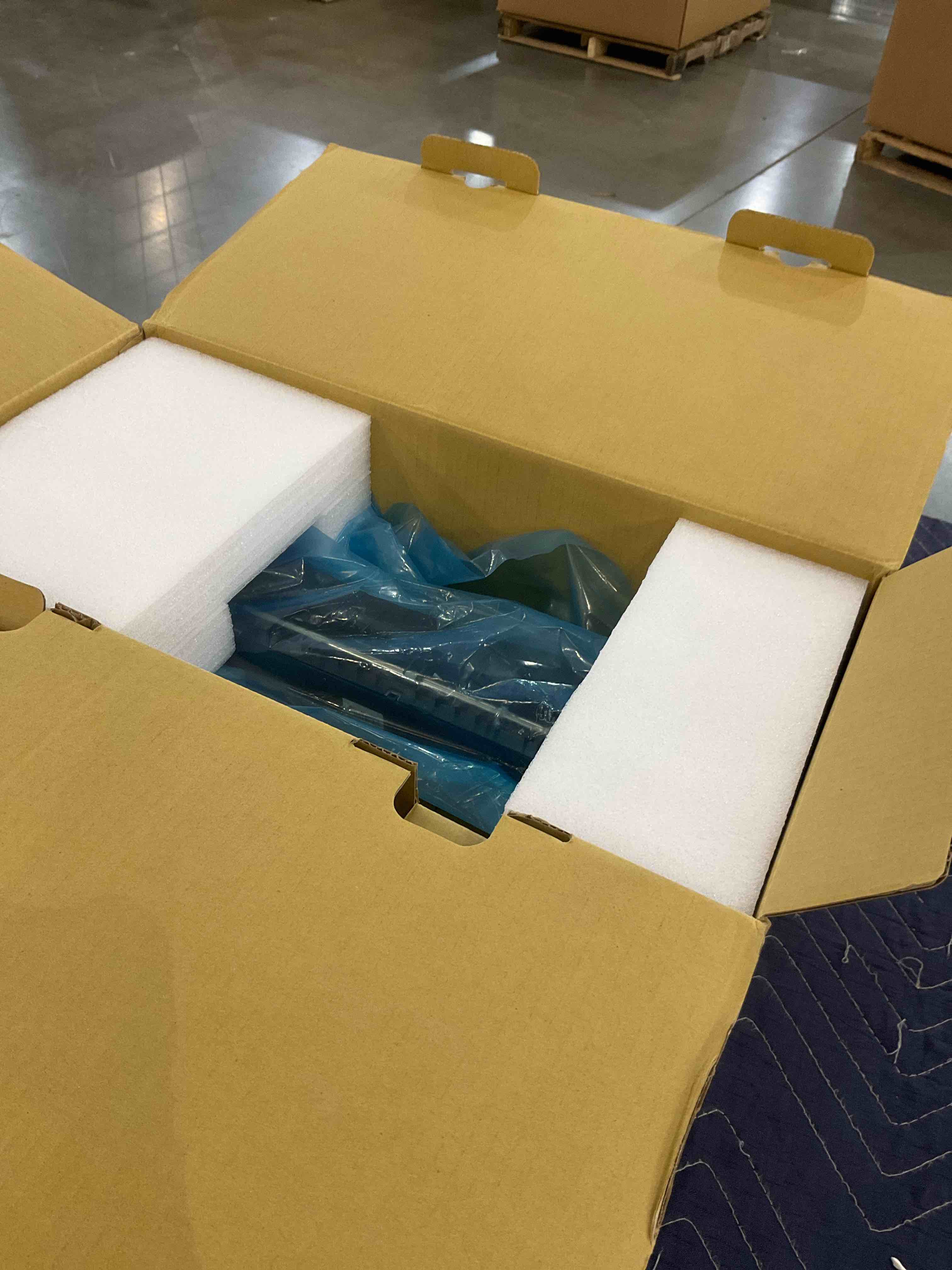 https://s3.amazonaws.com/lotting-images-prod/bidfta/EXS00841421_1704725726691.jpeg