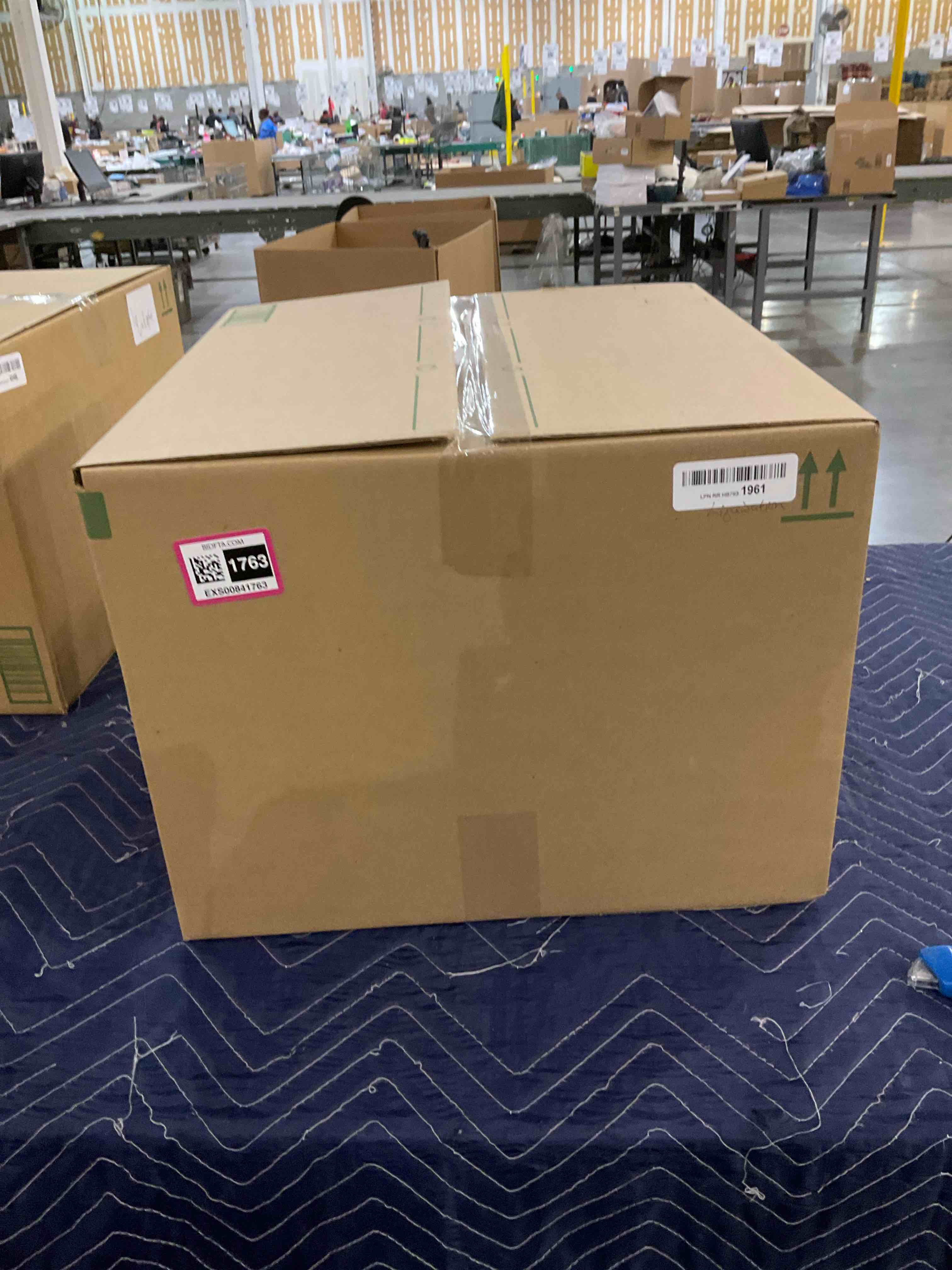https://s3.amazonaws.com/lotting-images-prod/bidfta/EXS00841763_1705074347239.jpeg