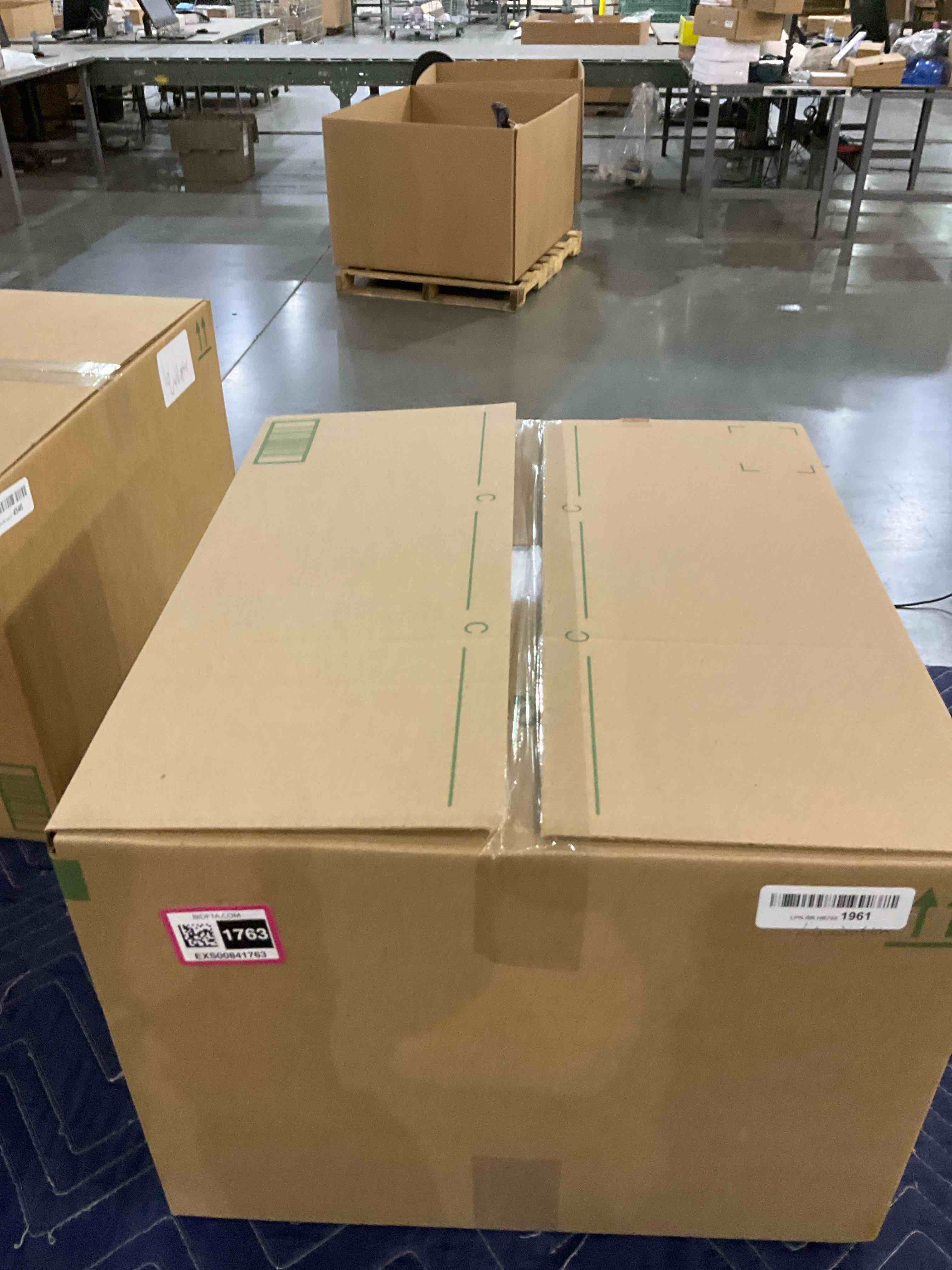 https://s3.amazonaws.com/lotting-images-prod/bidfta/EXS00841763_1705074348210.jpeg