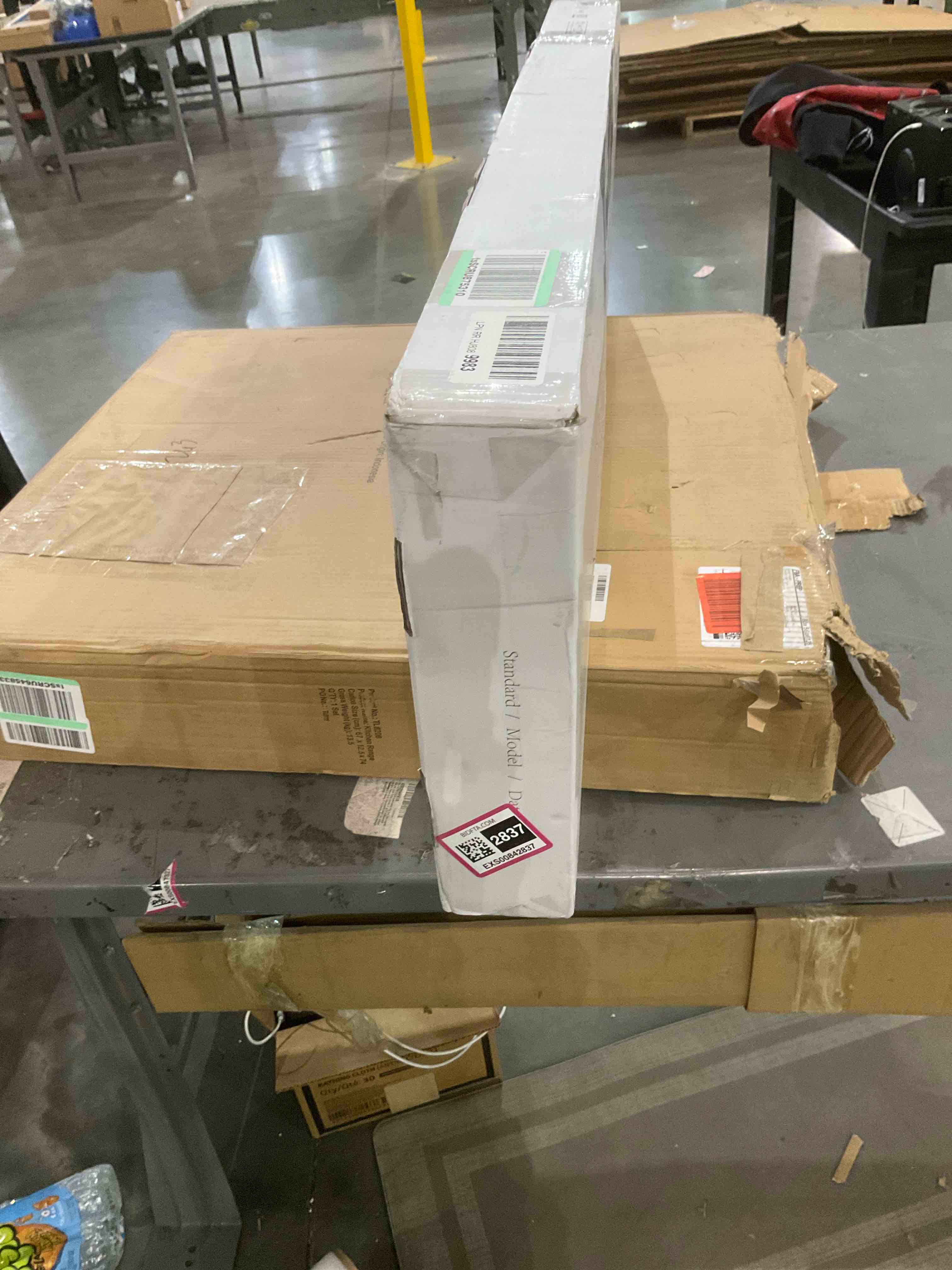 https://s3.amazonaws.com/lotting-images-prod/bidfta/EXS00842837_1704825600755.jpeg
