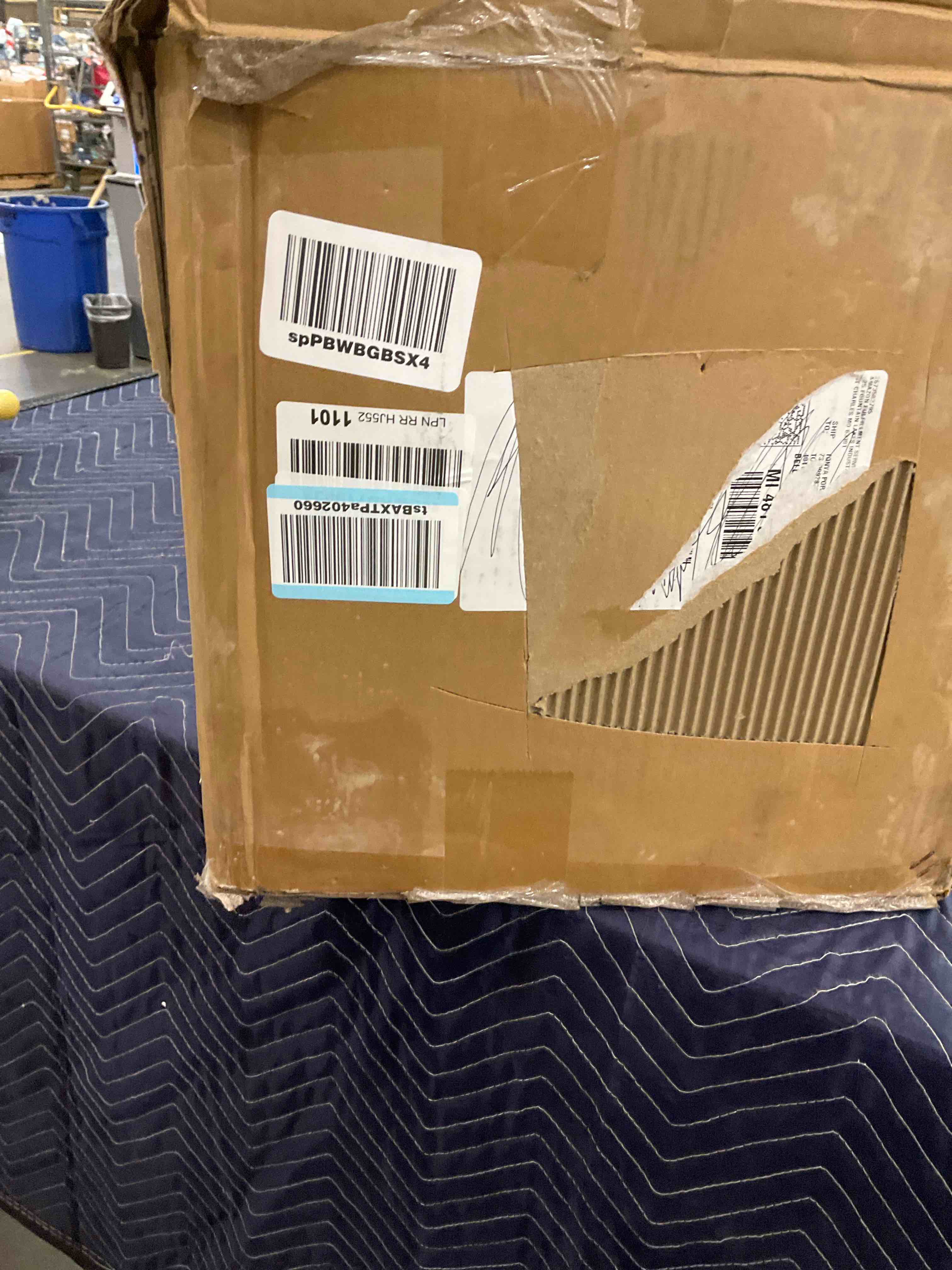https://s3.amazonaws.com/lotting-images-prod/bidfta/EXS00843060_1702575475451.jpeg