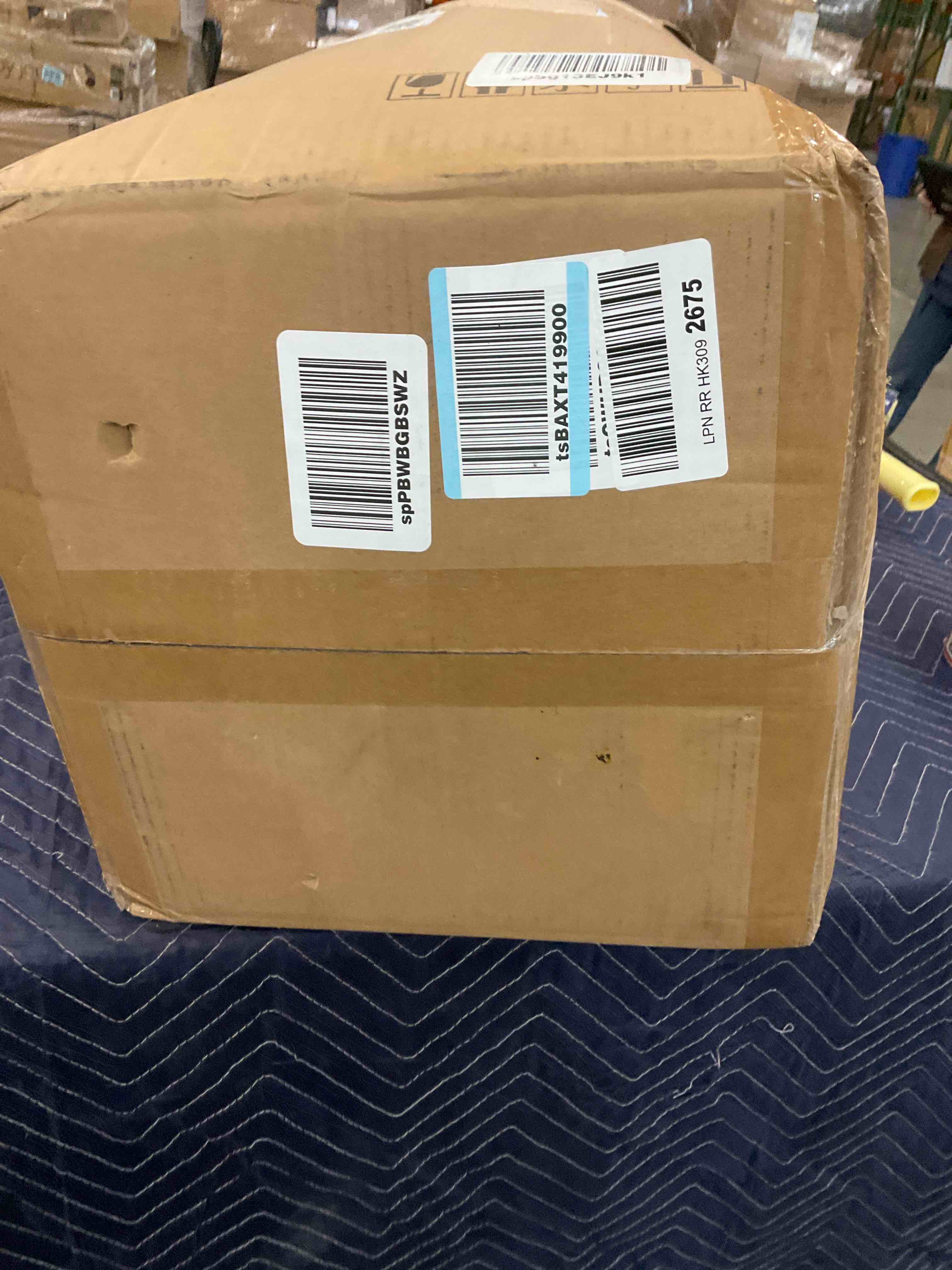 https://s3.amazonaws.com/lotting-images-prod/bidfta/EXS00843065_1702575990372.jpeg