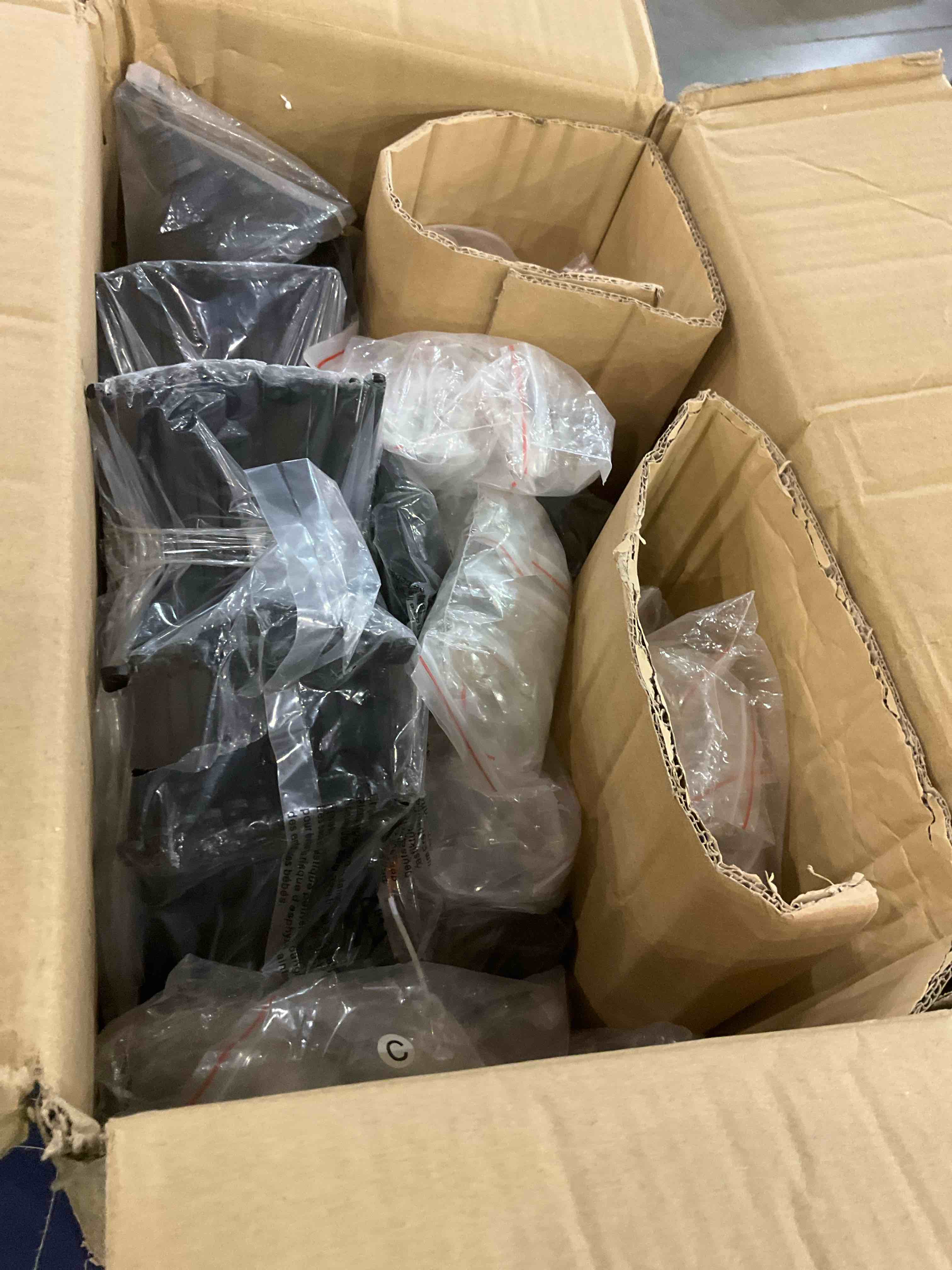 https://s3.amazonaws.com/lotting-images-prod/bidfta/EXS00843198_1704805516639.jpeg