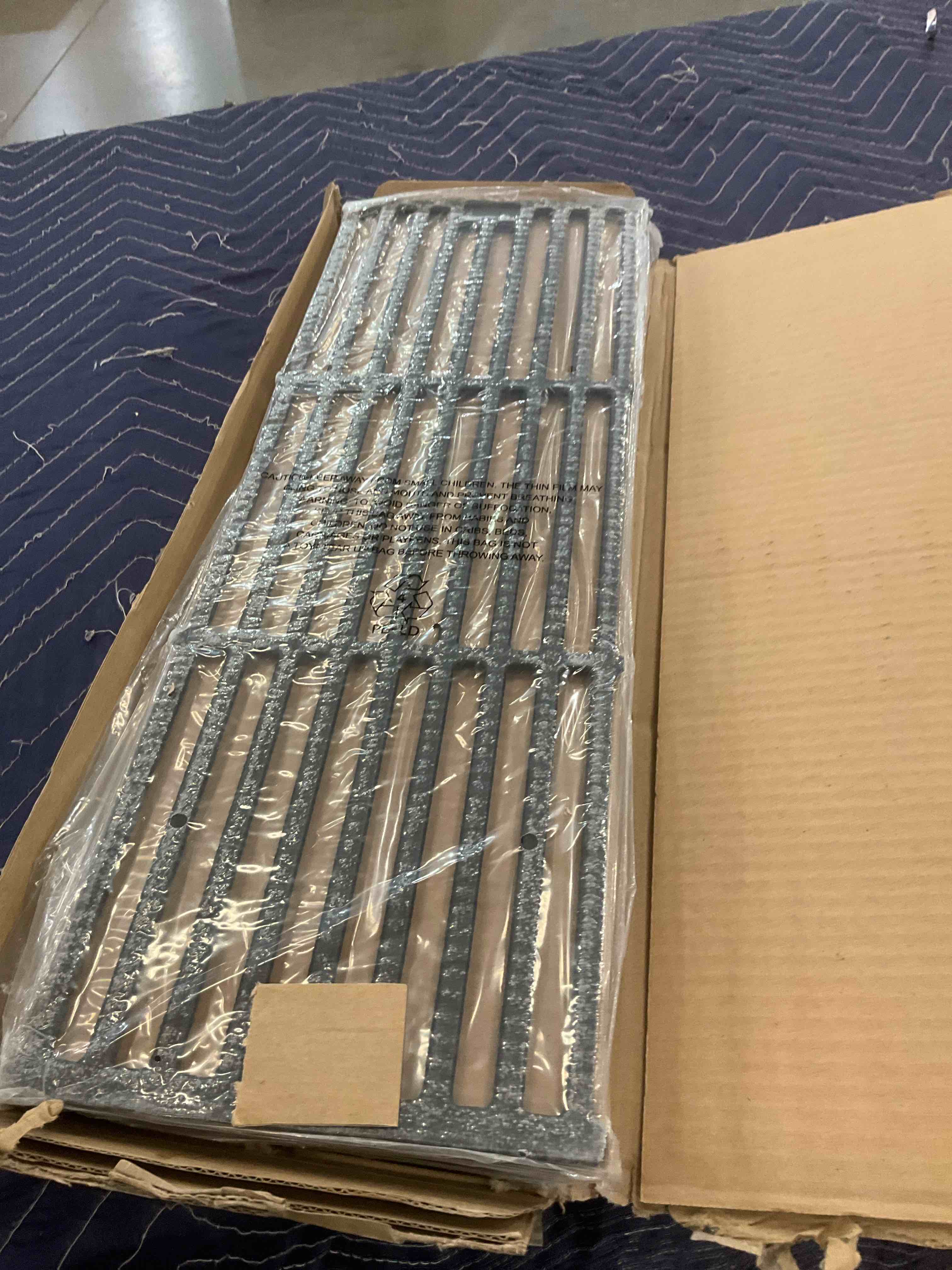 Char Griller Grill Grates Replacement Parts, Grill Grates Replacement Cast Iron 19 3/4" x 27" for Chargriller Akorn 2121, 2123, 2222, 2828, 3001, 3030, 3725, 4000, 5050, 5252, 5650,9020