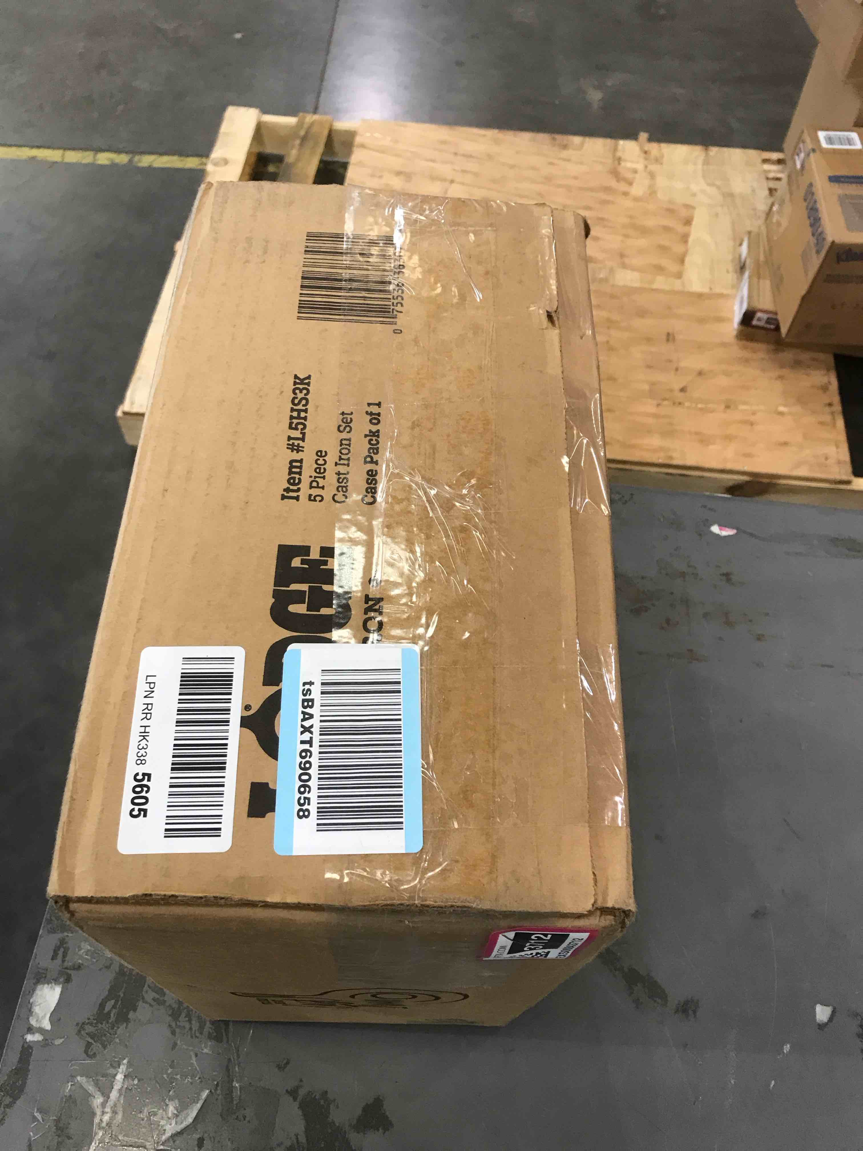 https://s3.amazonaws.com/lotting-images-prod/bidfta/EXS00843712_1701716021327.jpeg
