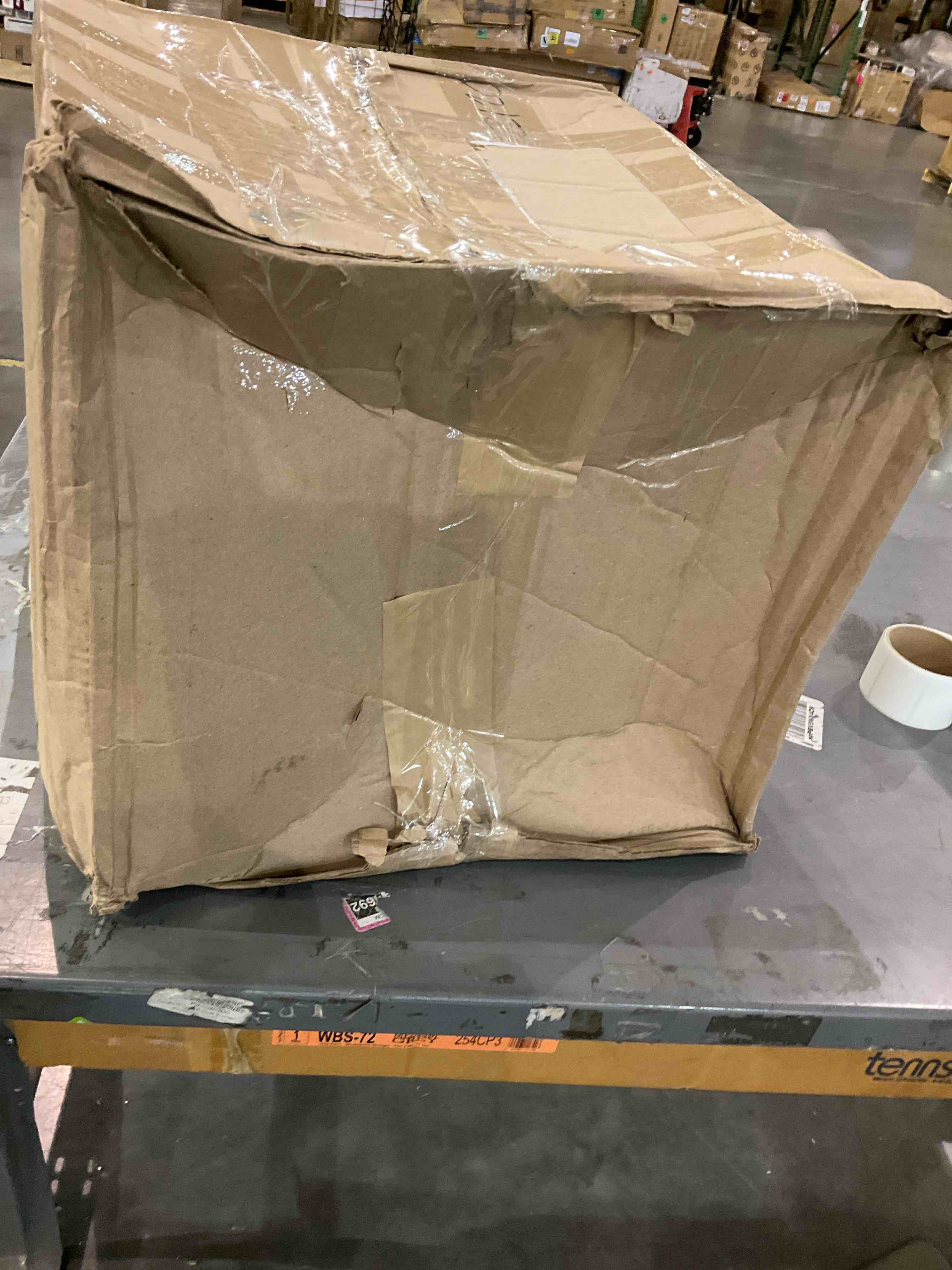 https://s3.amazonaws.com/lotting-images-prod/bidfta/EXS00843994_1701910442784.jpeg