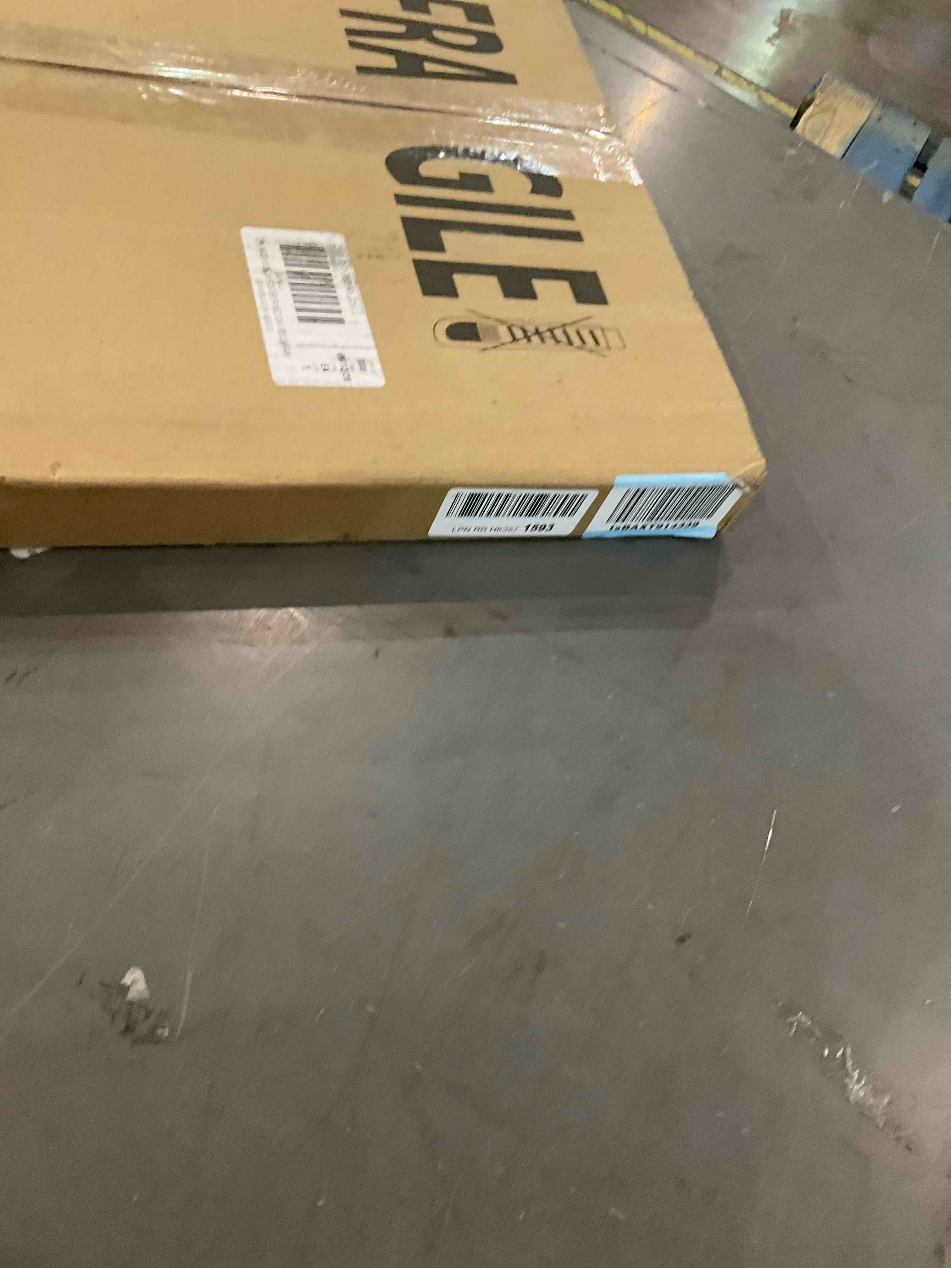 https://s3.amazonaws.com/lotting-images-prod/bidfta/EXS00843997_1701910811224.jpeg