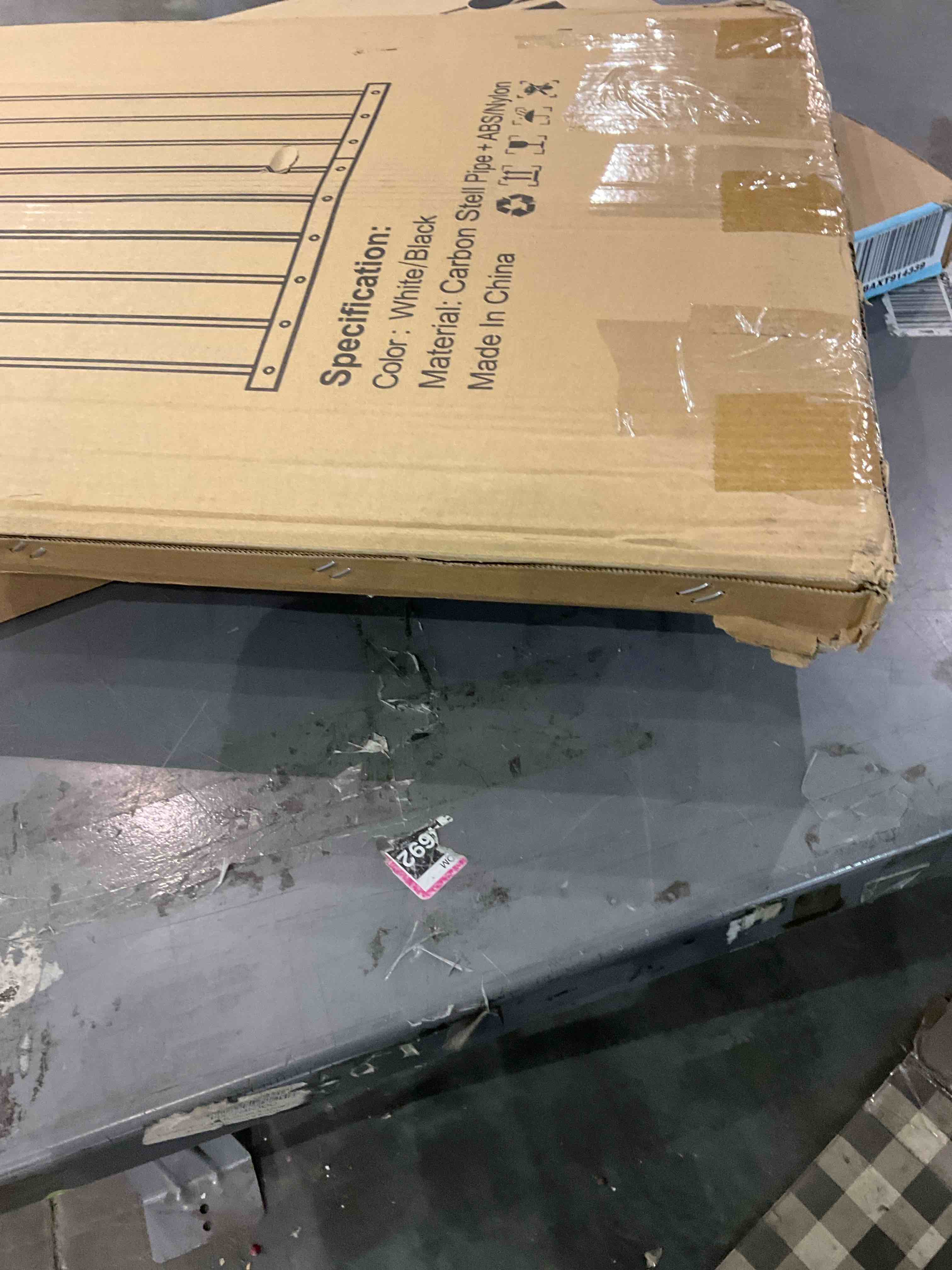 https://s3.amazonaws.com/lotting-images-prod/bidfta/EXS00844000_1701910746796.jpeg