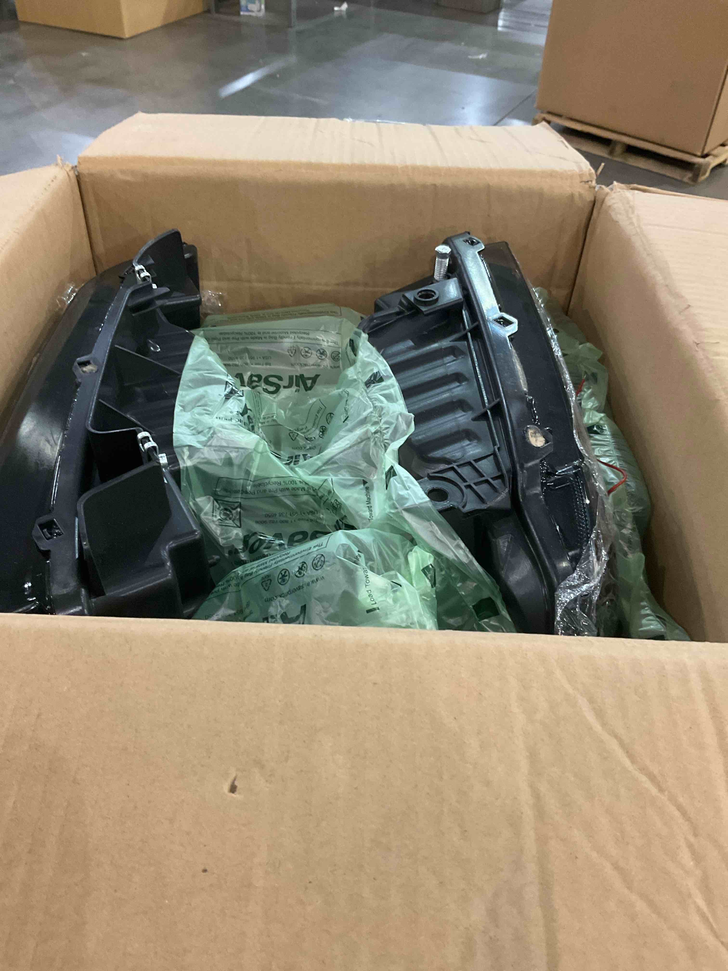 https://s3.amazonaws.com/lotting-images-prod/bidfta/EXS00844669_1704722319353.jpeg