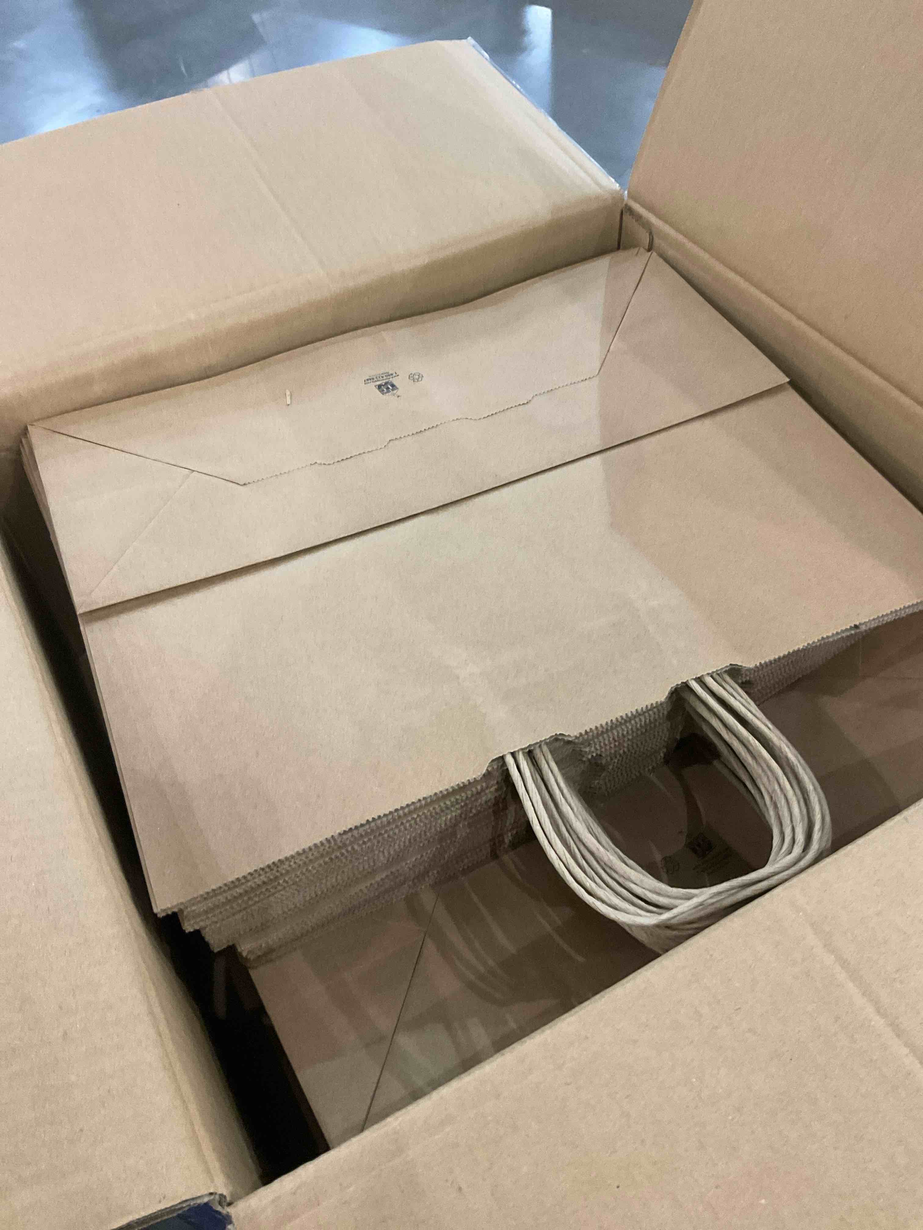 https://s3.amazonaws.com/lotting-images-prod/bidfta/EXS00844671_1704724403542.jpeg
