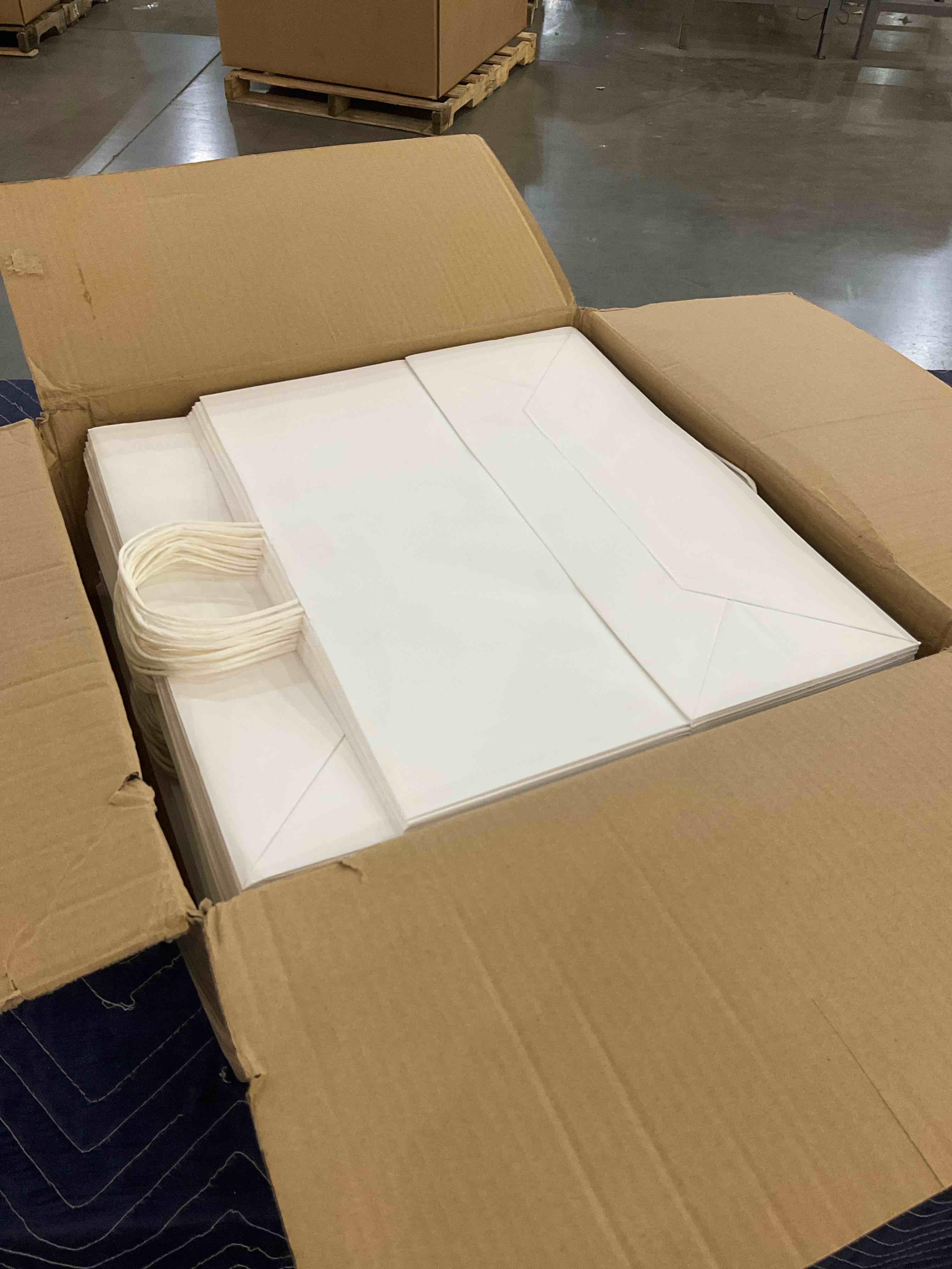 https://s3.amazonaws.com/lotting-images-prod/bidfta/EXS00844673_1704724869265.jpeg