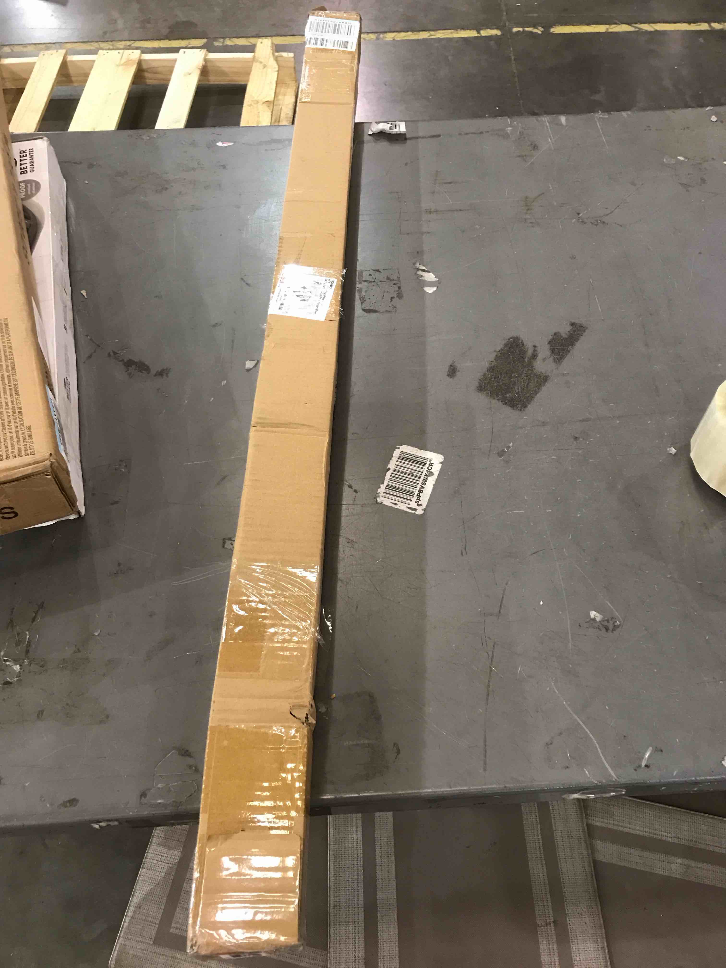 https://s3.amazonaws.com/lotting-images-prod/bidfta/EXS00845744_1702575103393.jpeg
