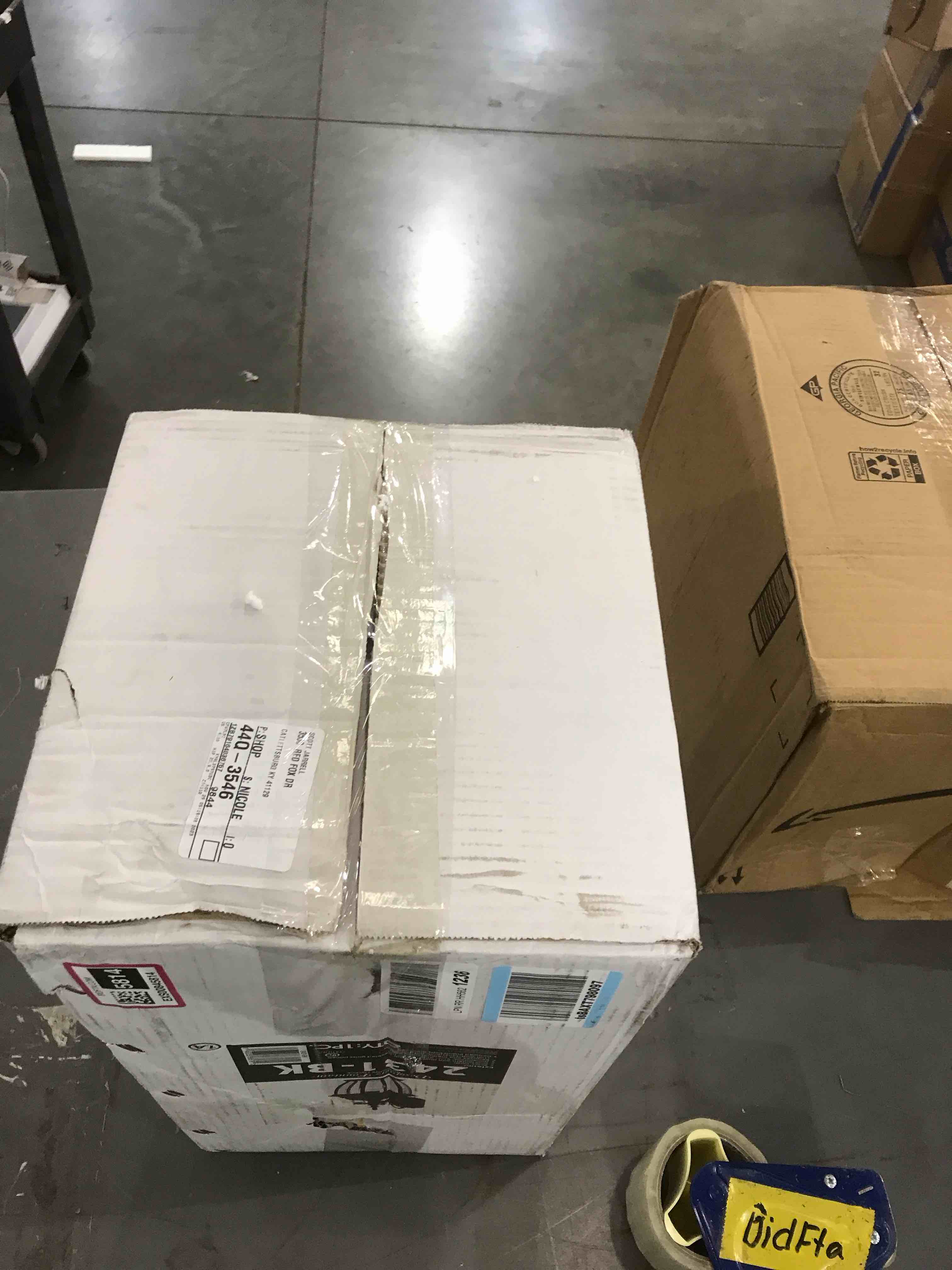 https://s3.amazonaws.com/lotting-images-prod/bidfta/EXS00845814_1702650751469.jpeg