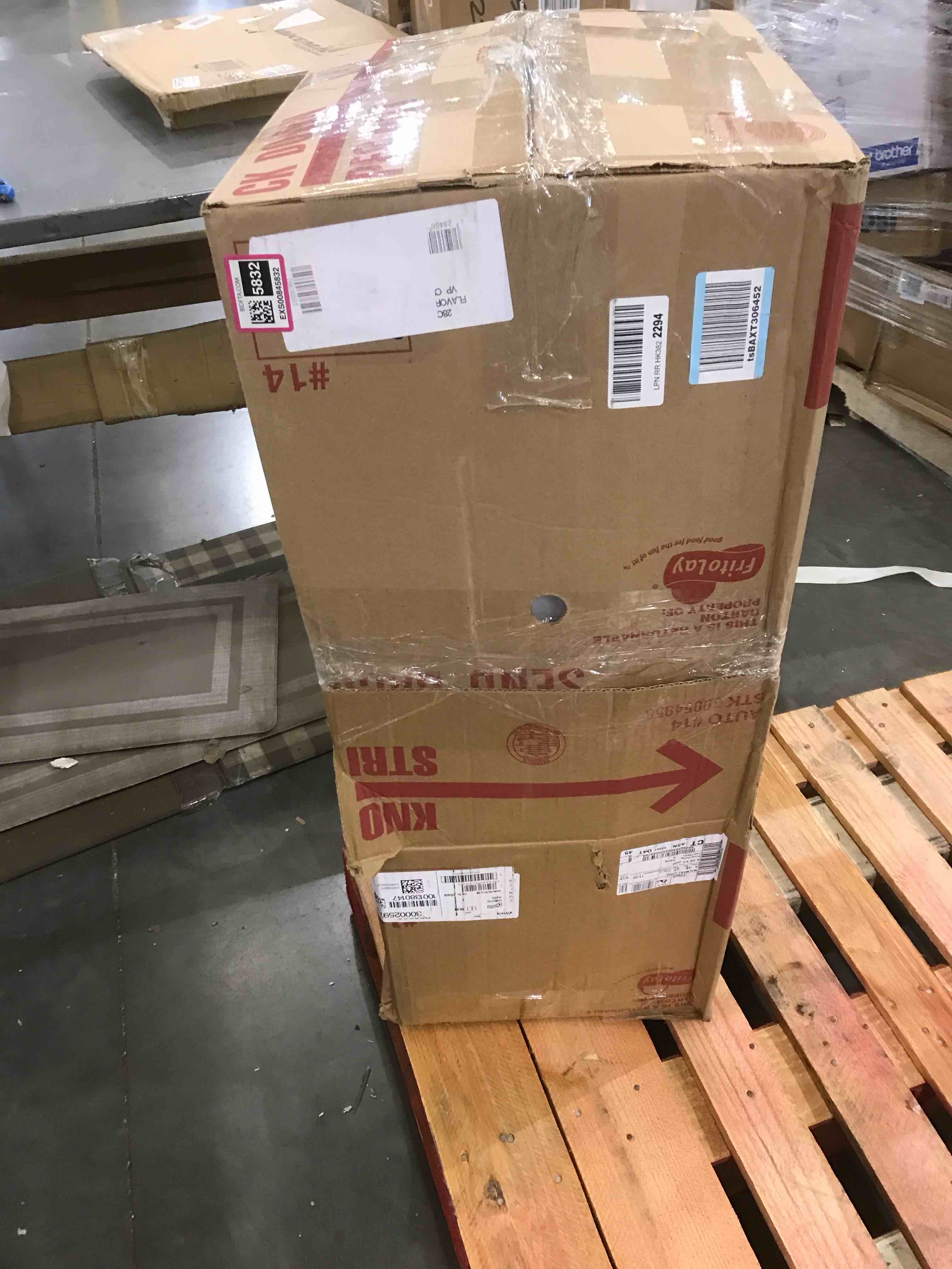 https://s3.amazonaws.com/lotting-images-prod/bidfta/EXS00845832_1702654180916.jpeg