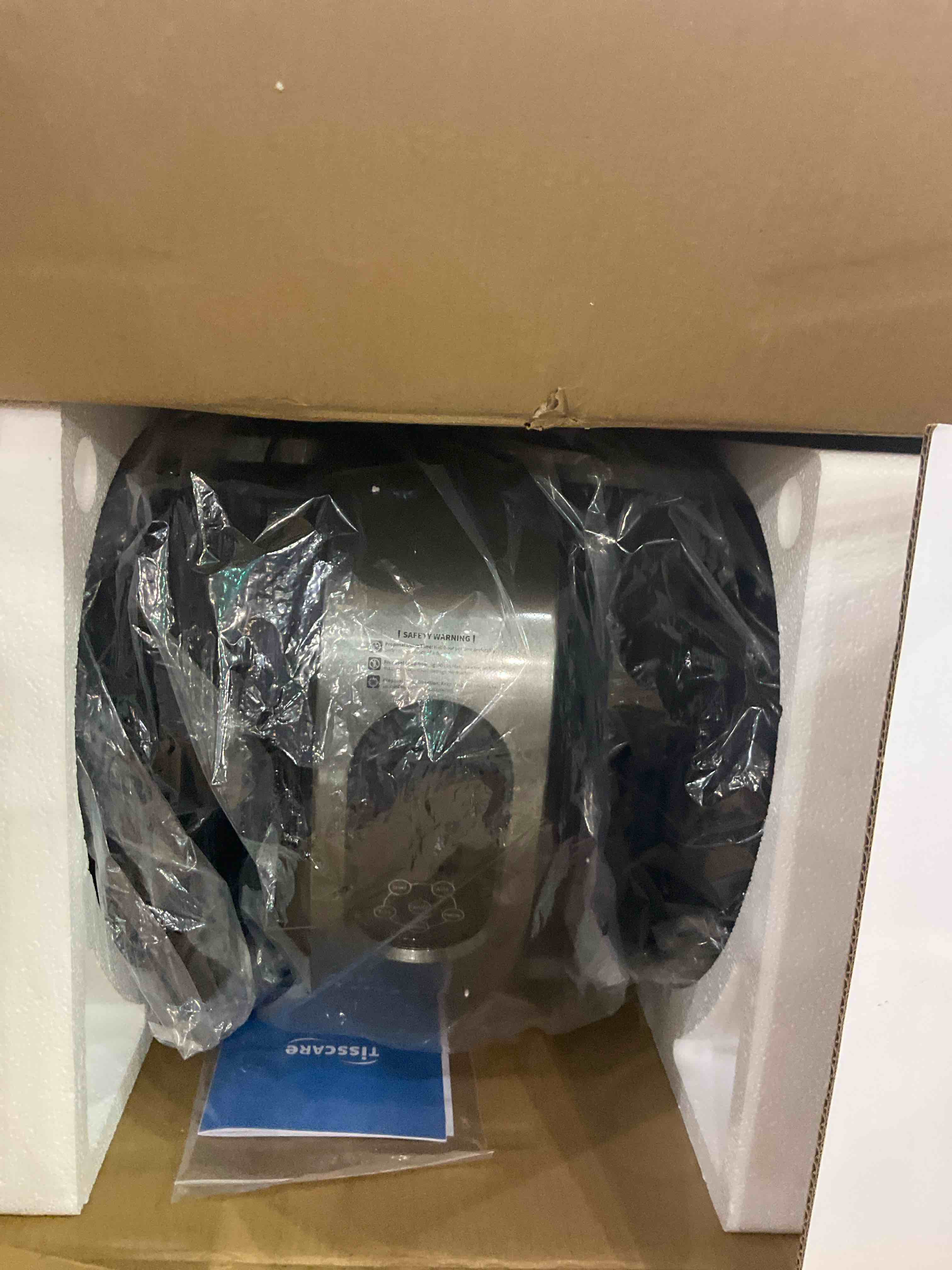 https://s3.amazonaws.com/lotting-images-prod/bidfta/EXS00846102_1704825126043.jpeg