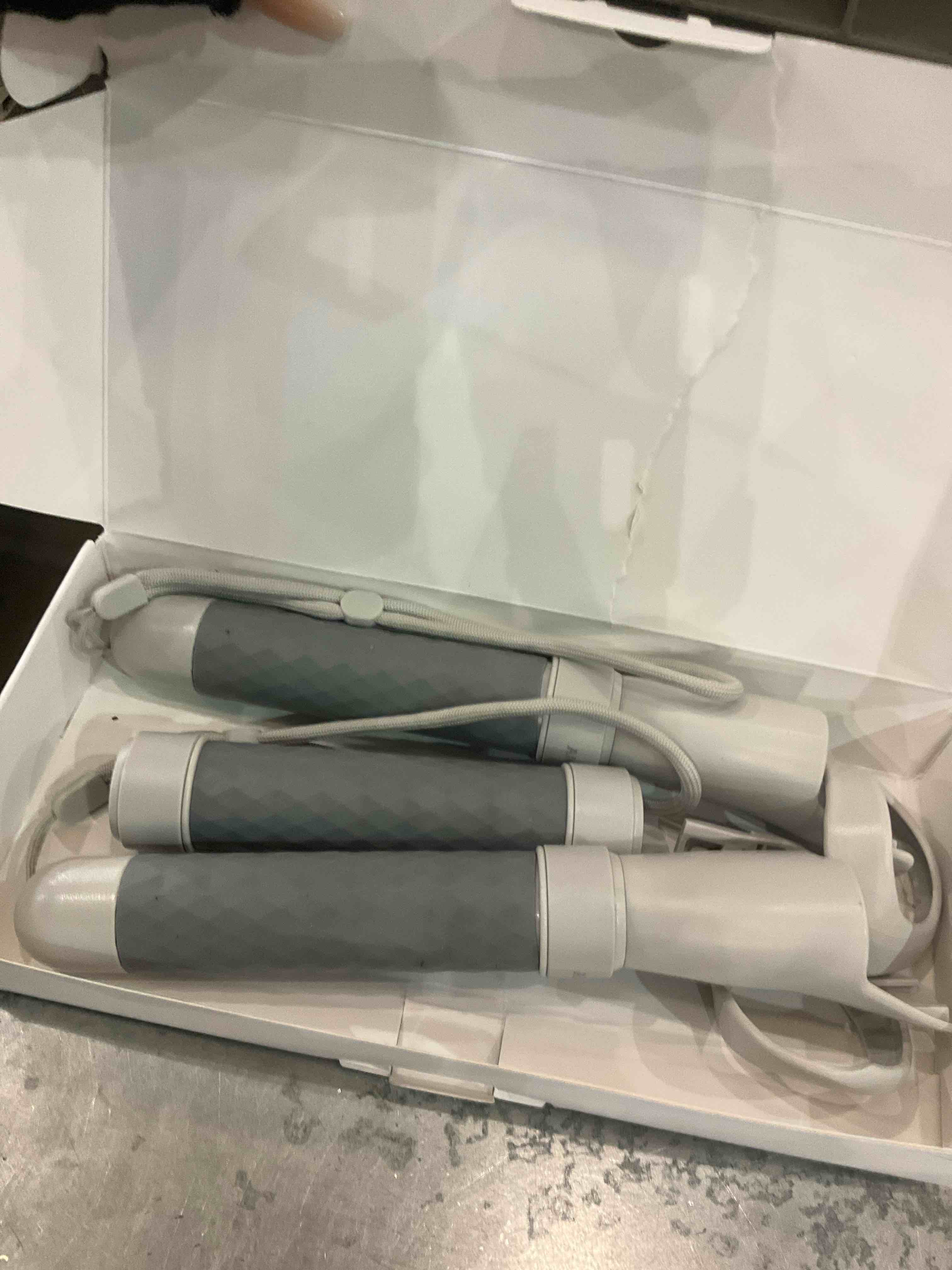 https://s3.amazonaws.com/lotting-images-prod/bidfta/EXS00846283_1704918232468.jpeg