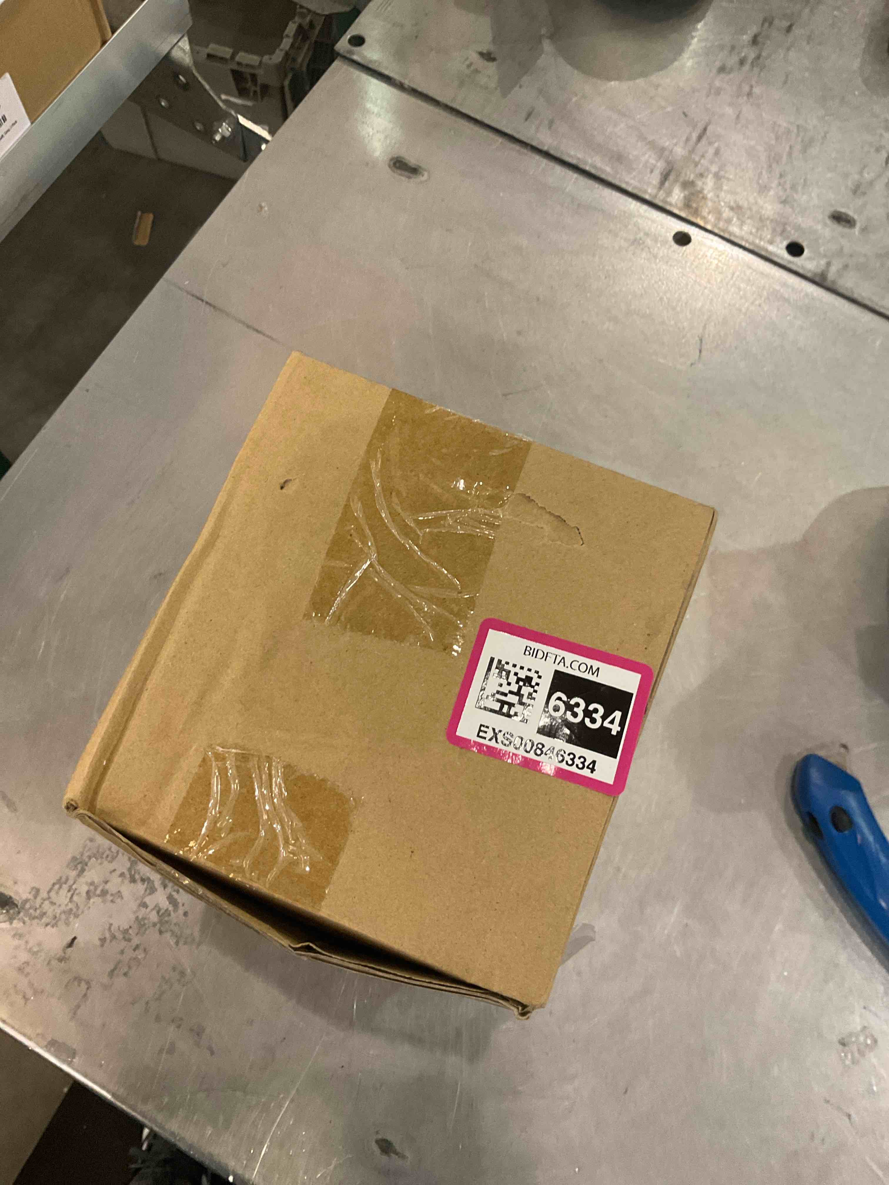 https://s3.amazonaws.com/lotting-images-prod/bidfta/EXS00846334_1704987721824.jpeg