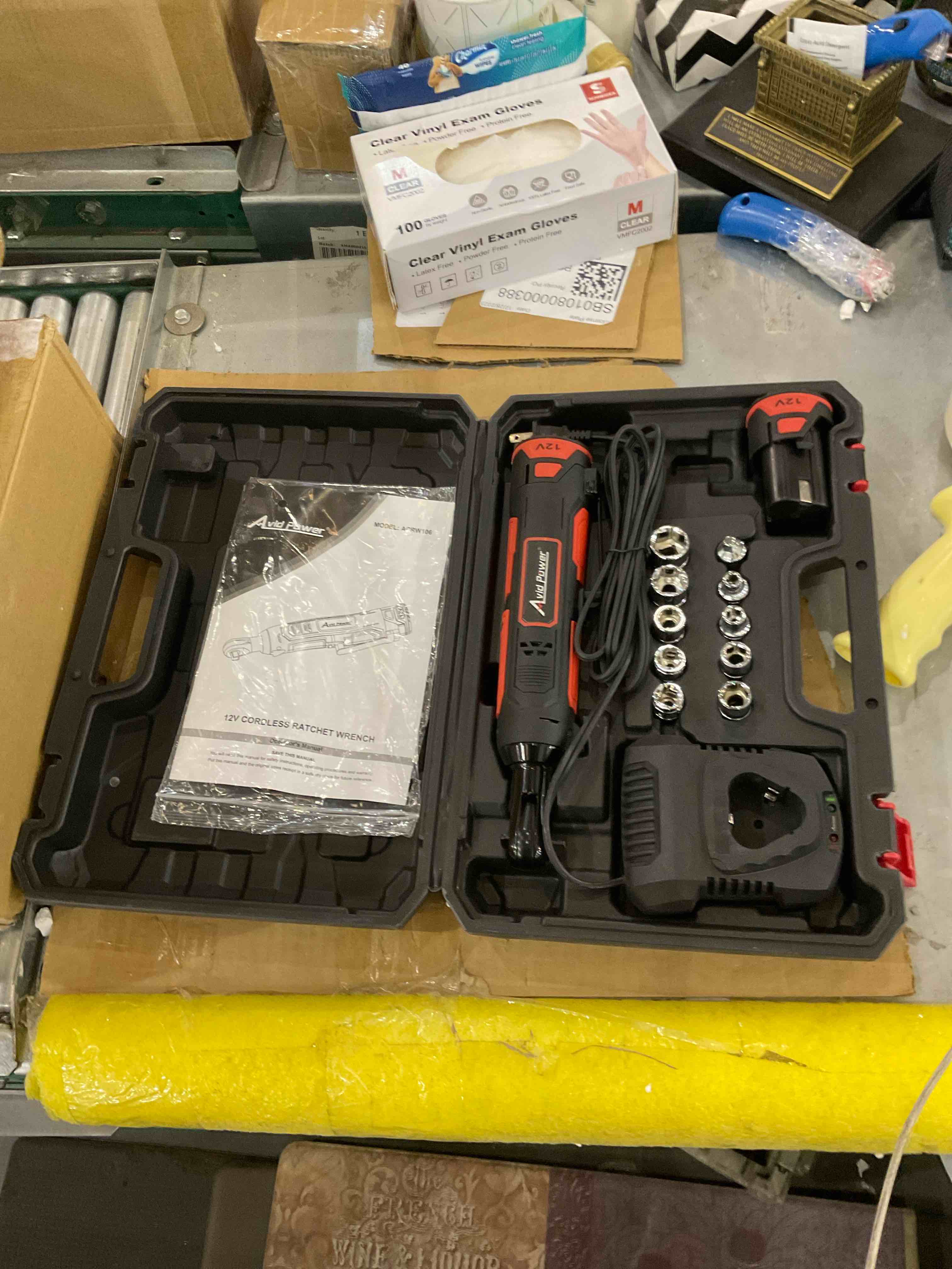 https://s3.amazonaws.com/lotting-images-prod/bidfta/EXS00846541_1704739634391.jpeg