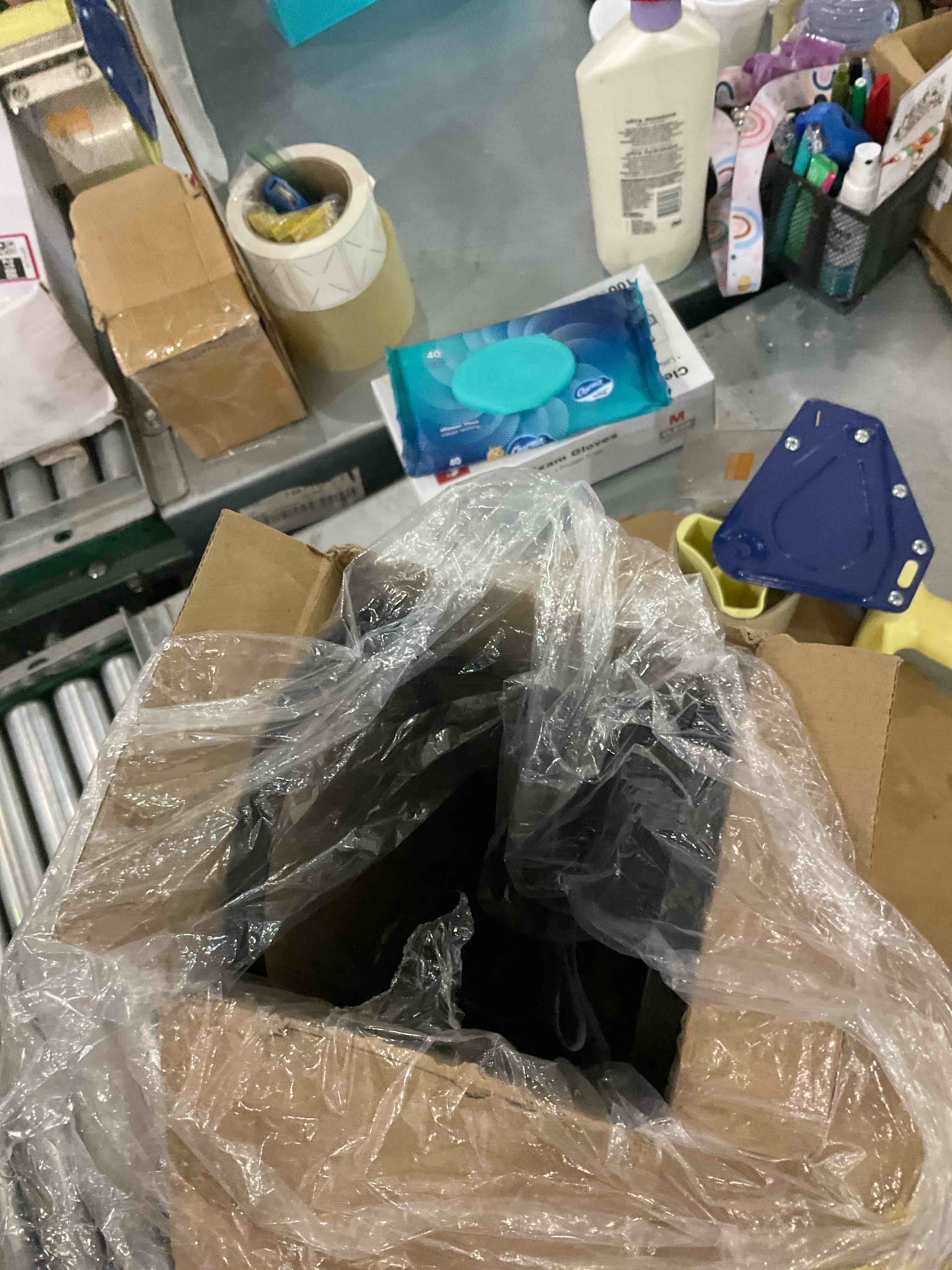 https://s3.amazonaws.com/lotting-images-prod/bidfta/EXS00846654_1704810849780.jpeg