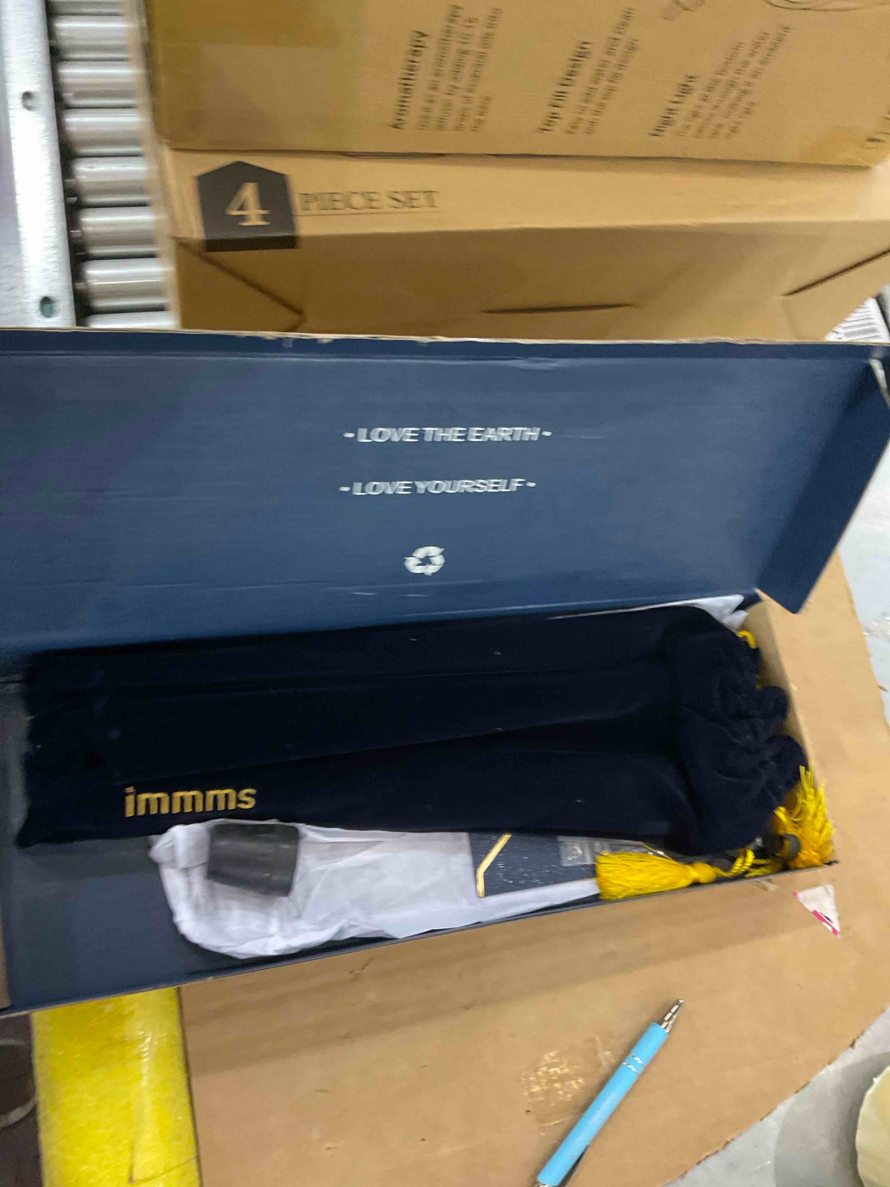 https://s3.amazonaws.com/lotting-images-prod/bidfta/EXS00846731_1704831665629.jpeg