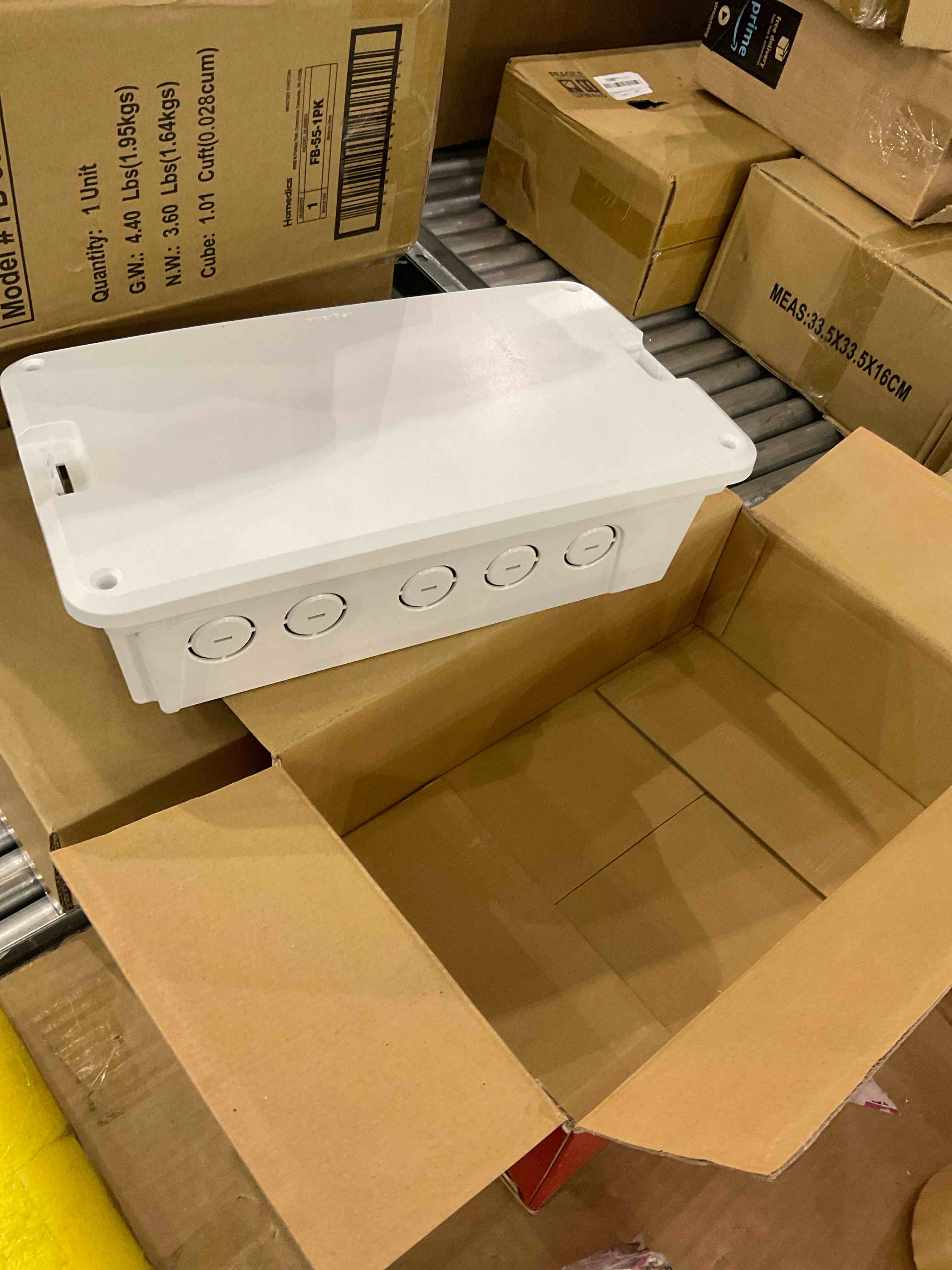8" MDU Enclosure and Cover, Empty Couvercle et coffret pour unités résidentielles multiples, vide-20 cm (8 po) Receptáculo y cubierta MDU de 8", vacío