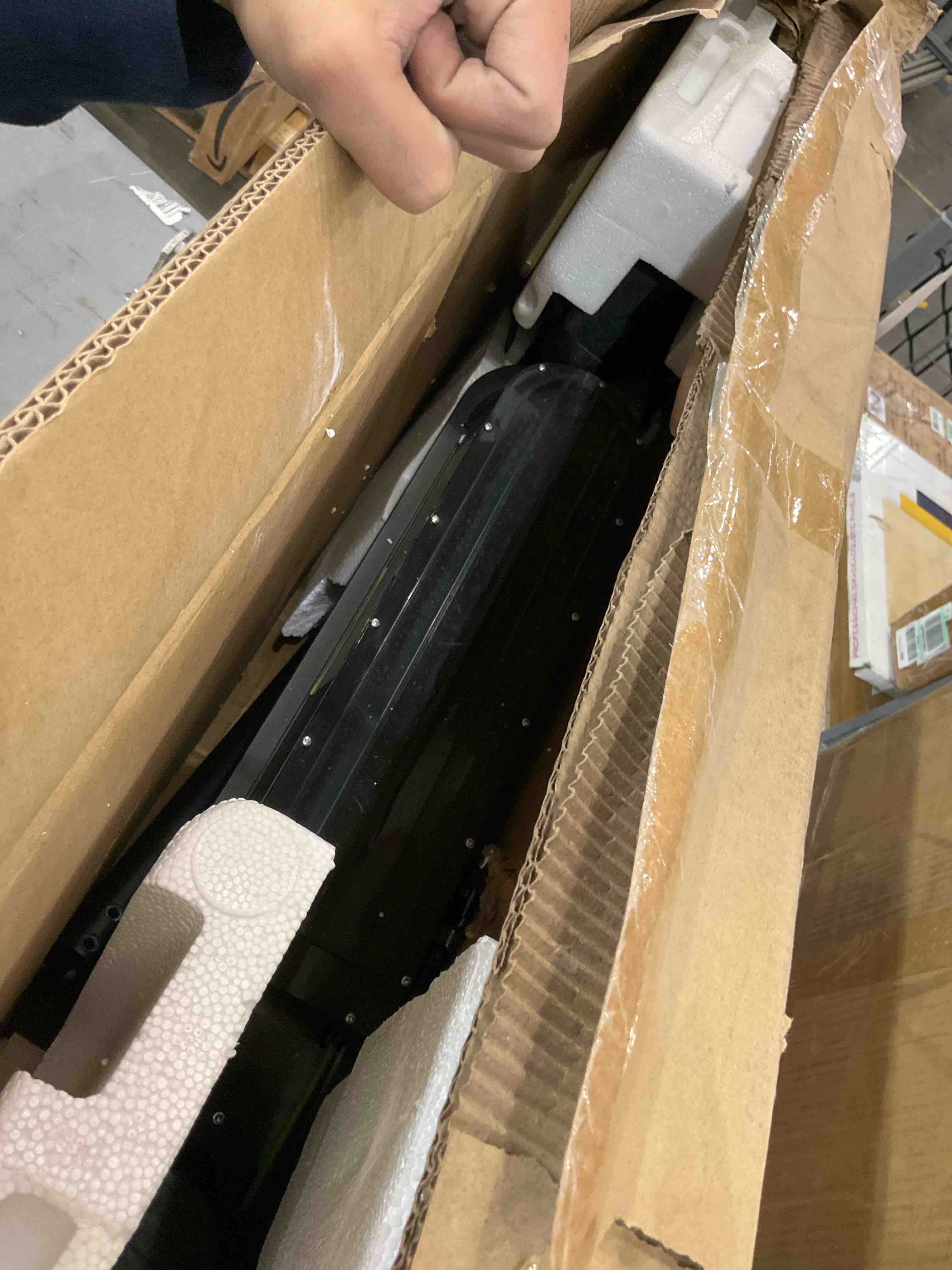 https://s3.amazonaws.com/lotting-images-prod/bidfta/EXS00847231_1704484121861.jpeg