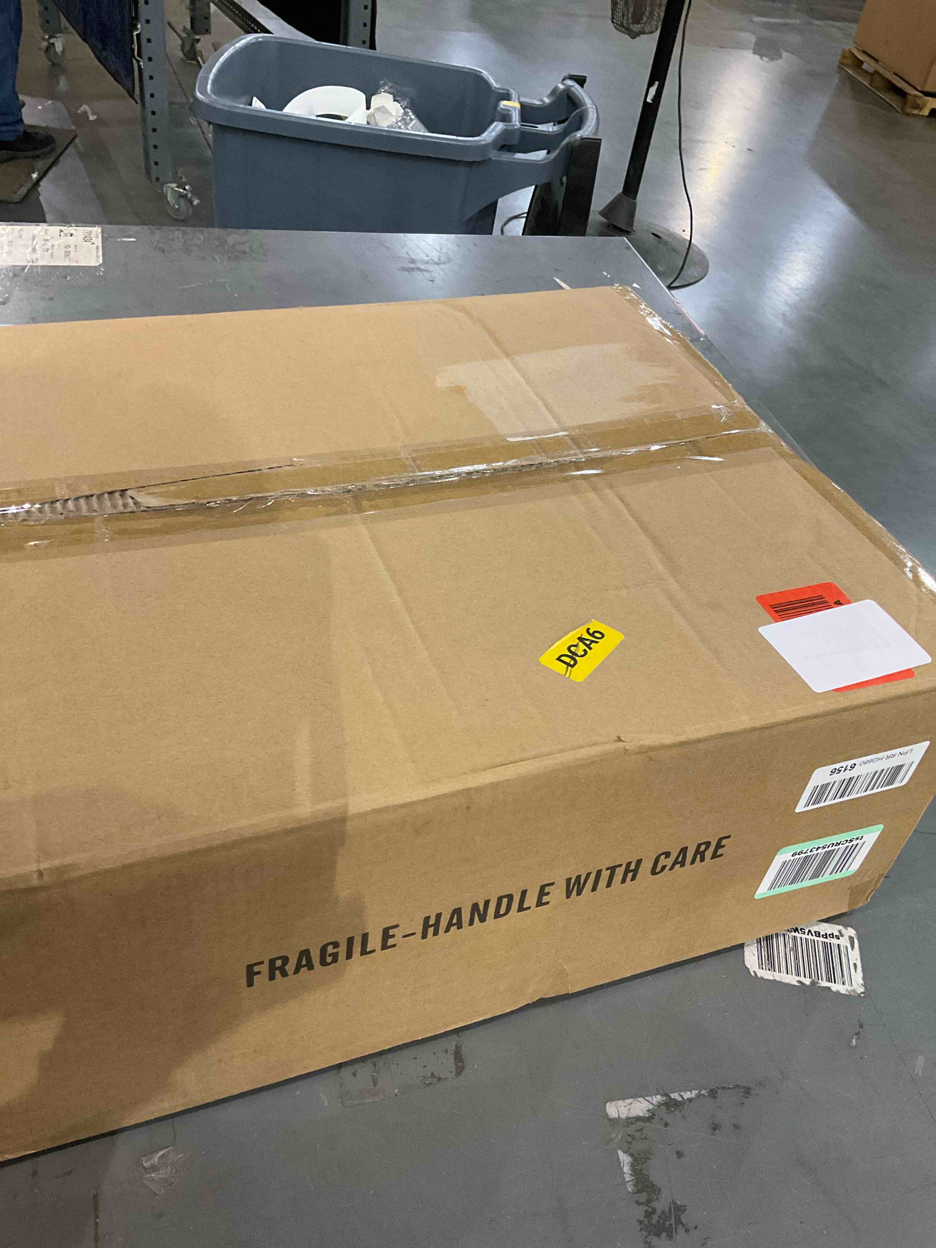 https://s3.amazonaws.com/lotting-images-prod/bidfta/EXS00847254_1704717707780.jpeg