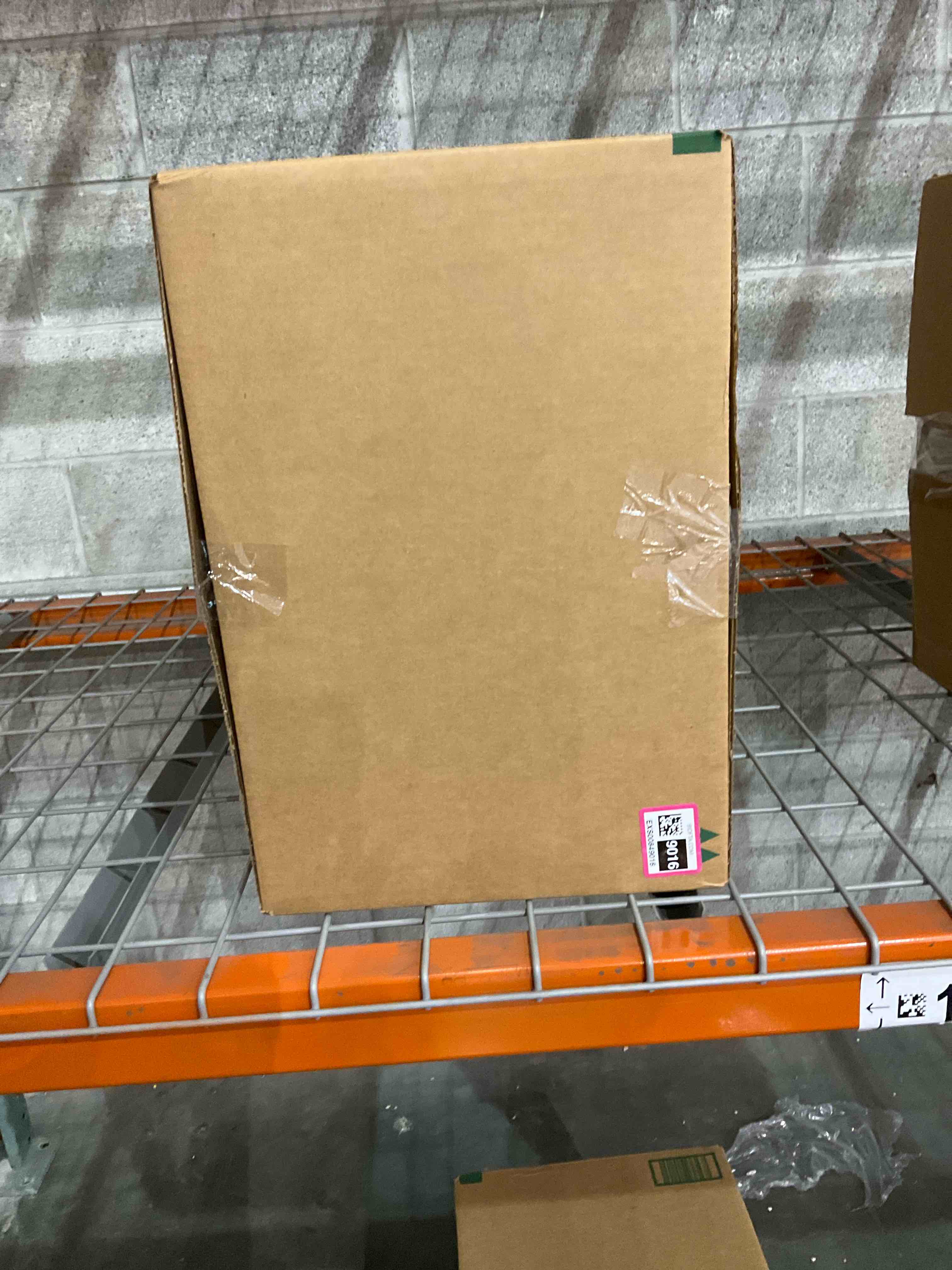https://s3.amazonaws.com/lotting-images-prod/bidfta/EXS00849016_1698932617925.jpeg