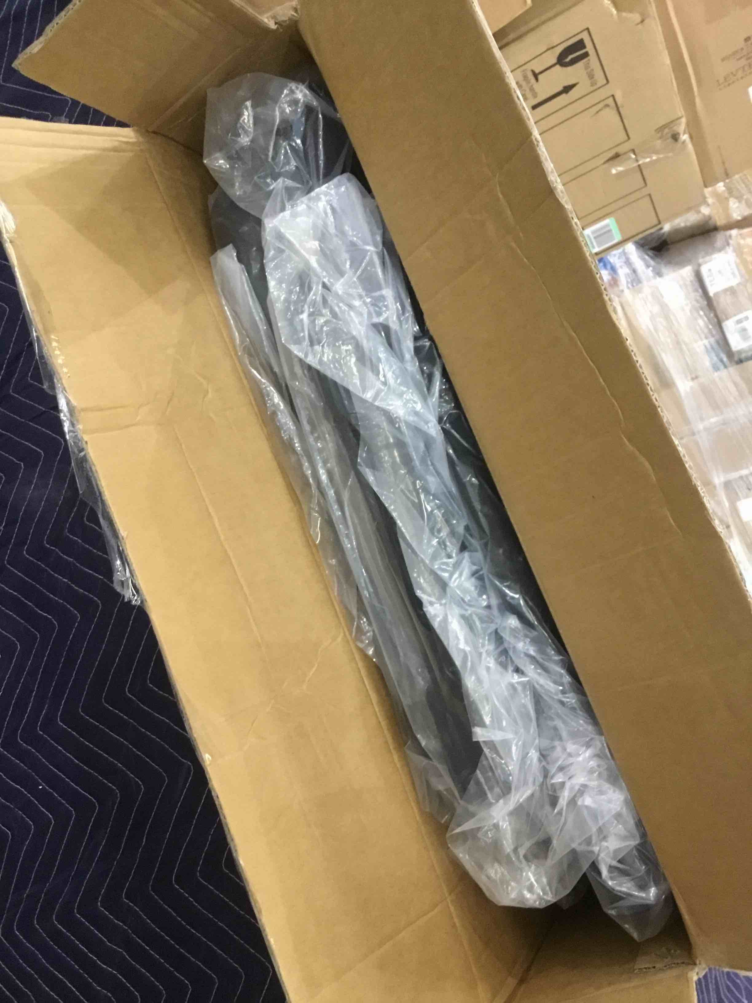 https://s3.amazonaws.com/lotting-images-prod/bidfta/EXS00849233_1701703995715.jpeg