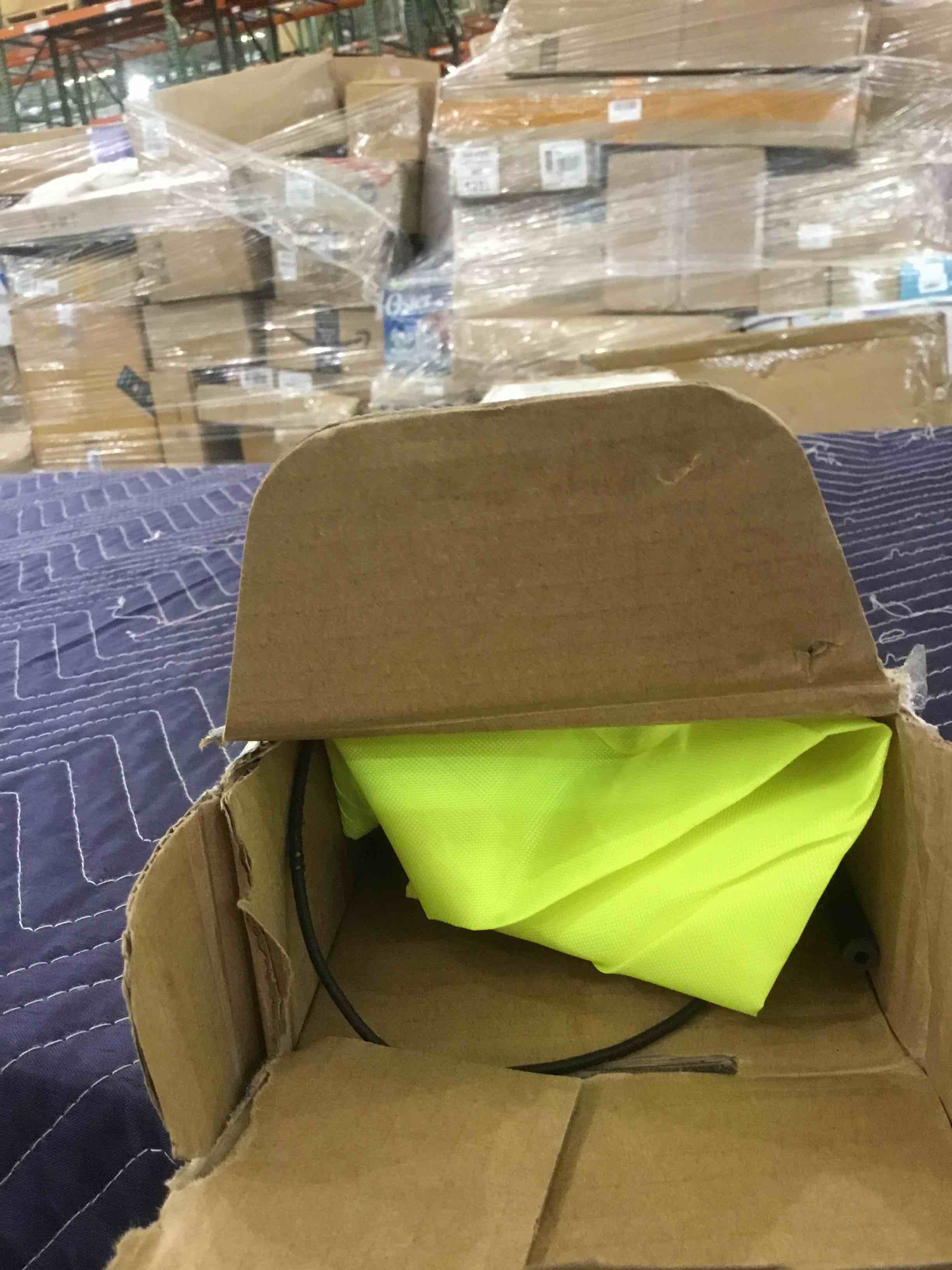 https://s3.amazonaws.com/lotting-images-prod/bidfta/EXS00849240_1701705315628.jpeg